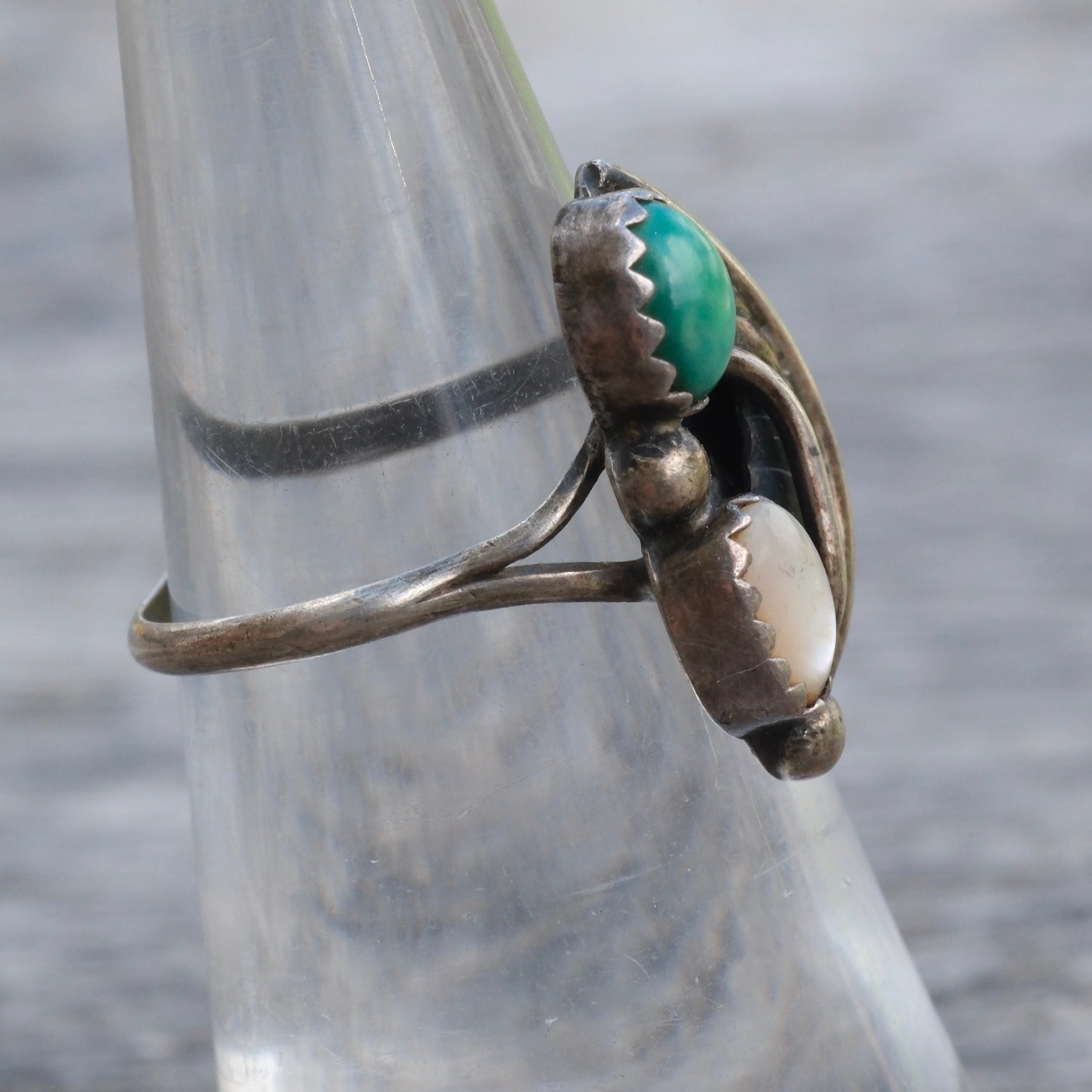 Vintage Sterling Turquoise and Mother Of Pearl Feather Ring 5.75