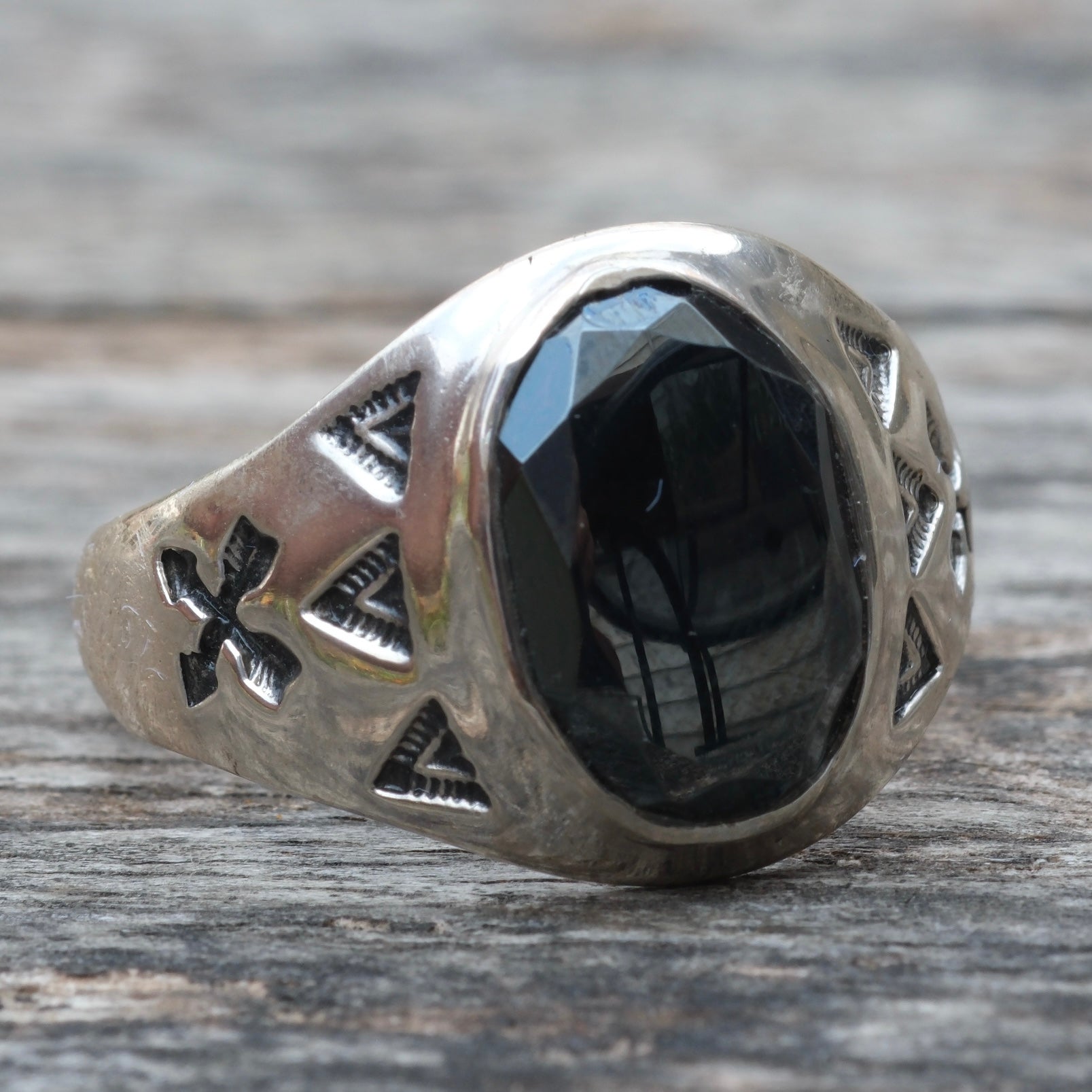 Vintage Sterling Hematite Stamped Arrows Ring 11.75