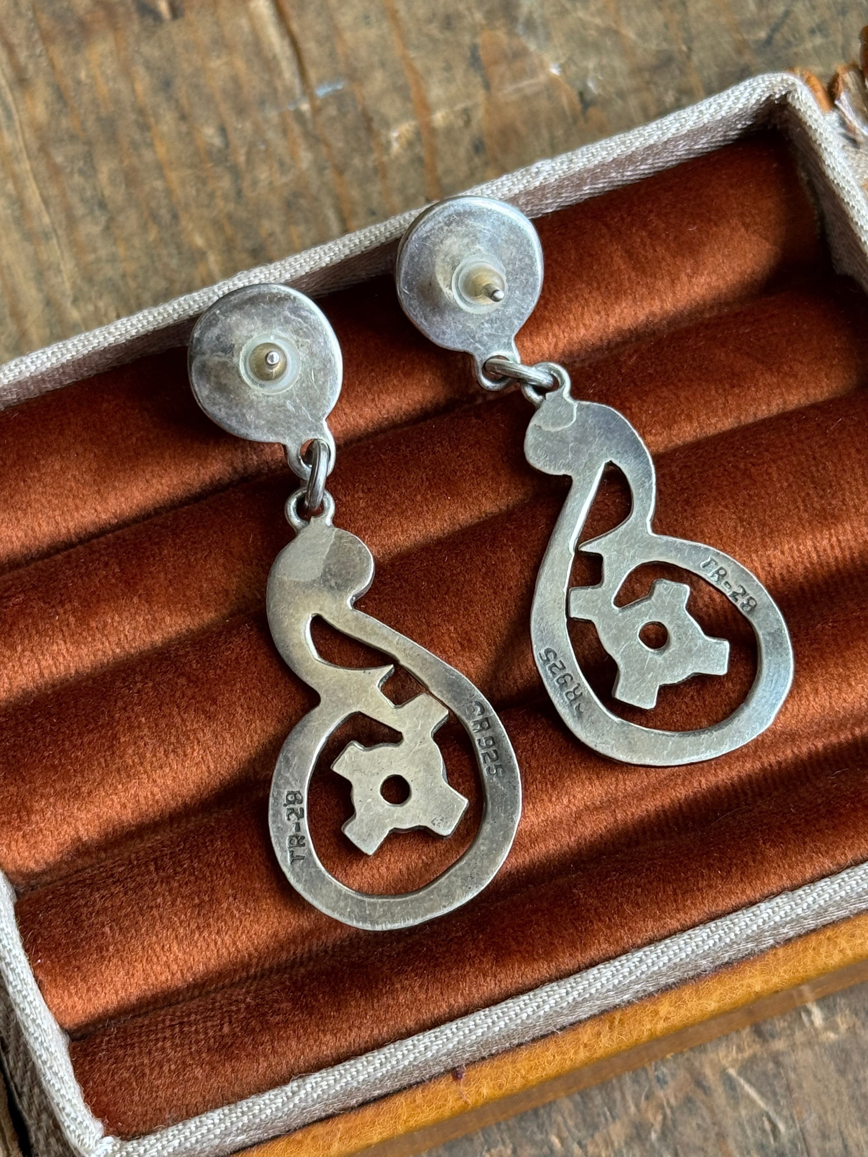 Vintage Sterling Silver Filigree Earrings