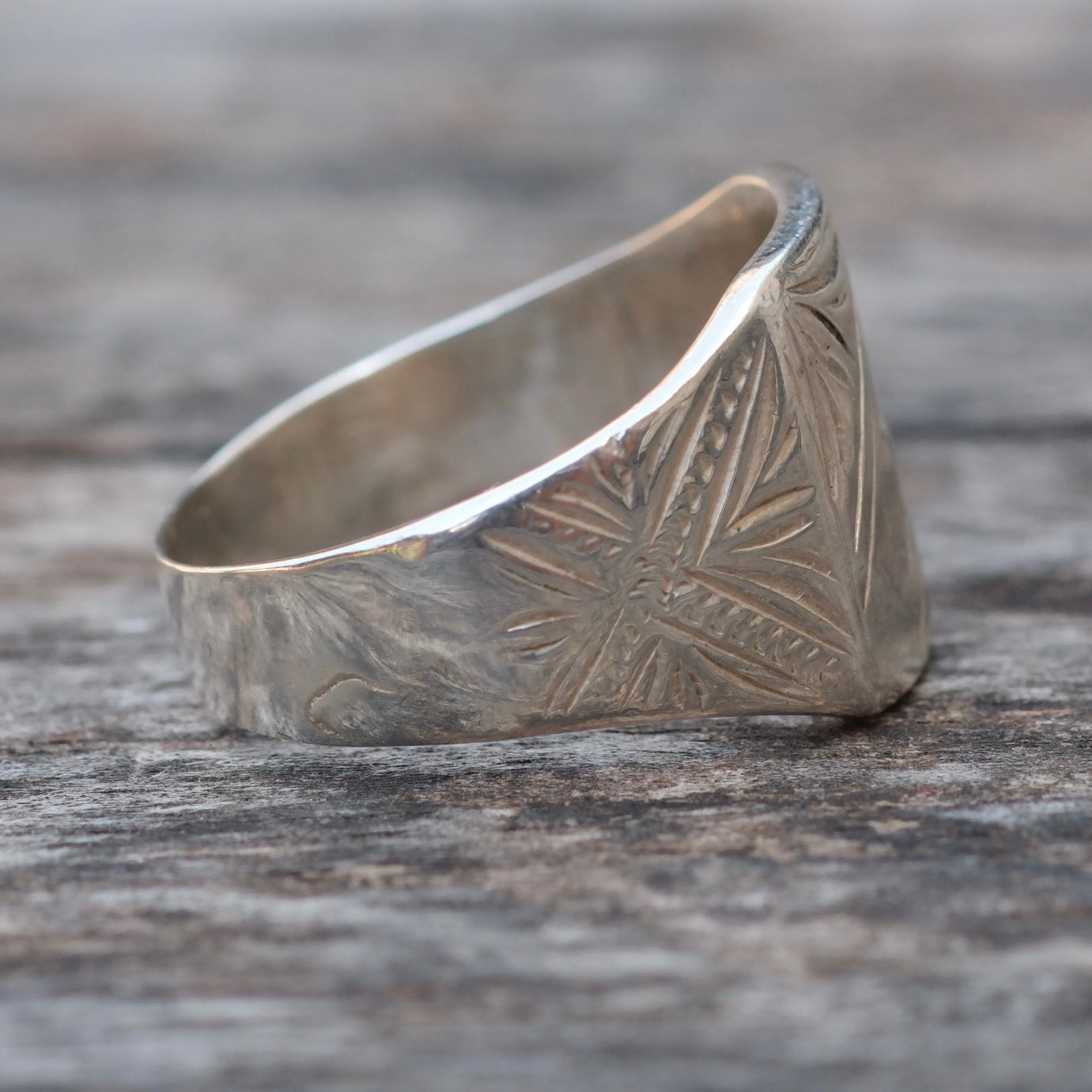 Vintage Sterling Silver Korea Souvenir Ring 10.25