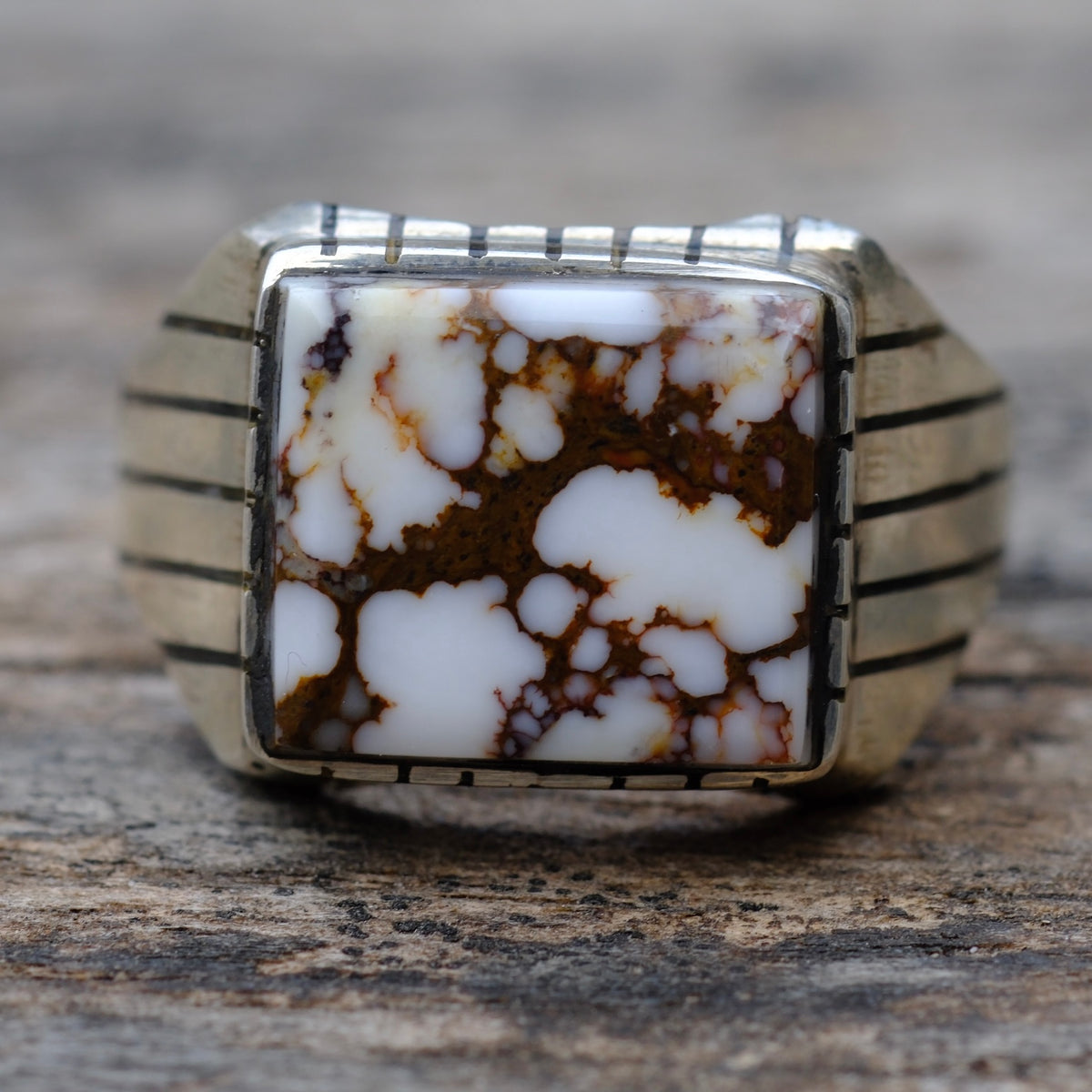 Vintage Sterling White Buffalo Ribbed Band Ring 11.5