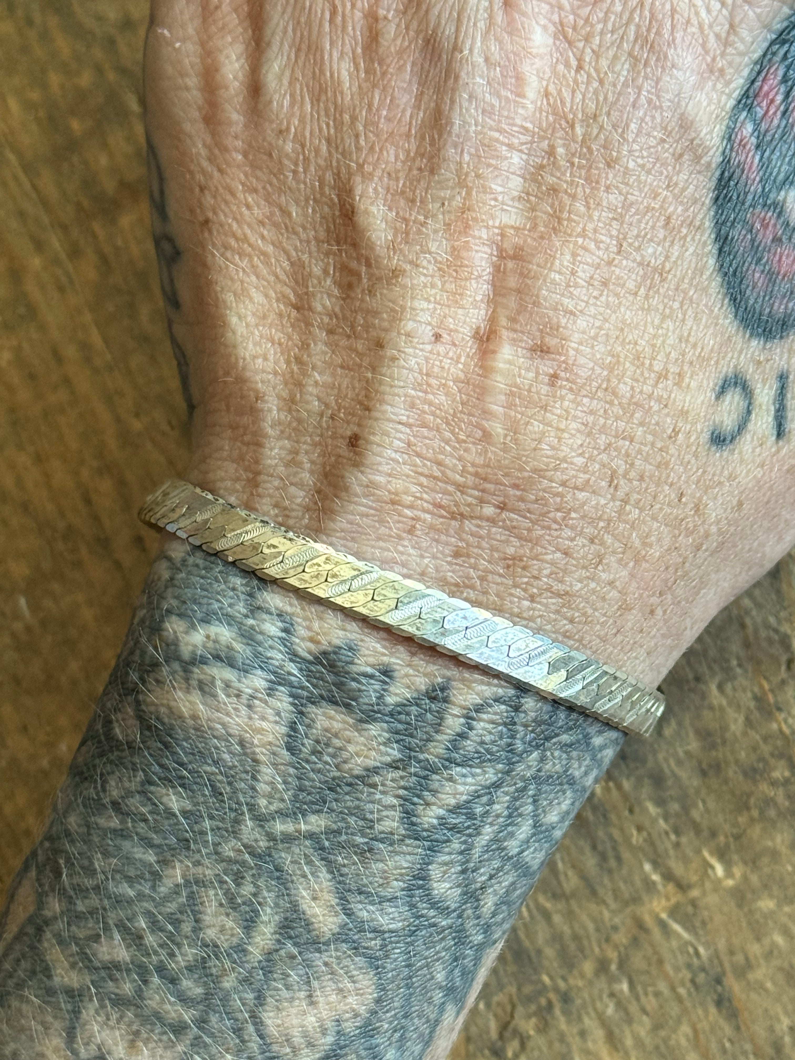Vintage Sterling Silver Diamond Etched Herringbone Chain Bracelet 8"