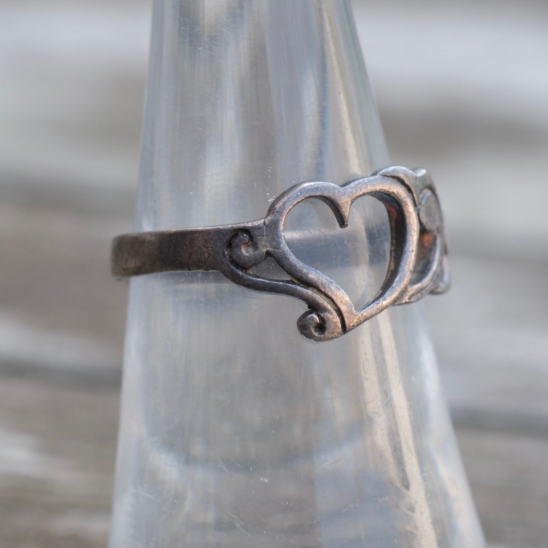 Vintage Sterling Silver Heart Band 6.75