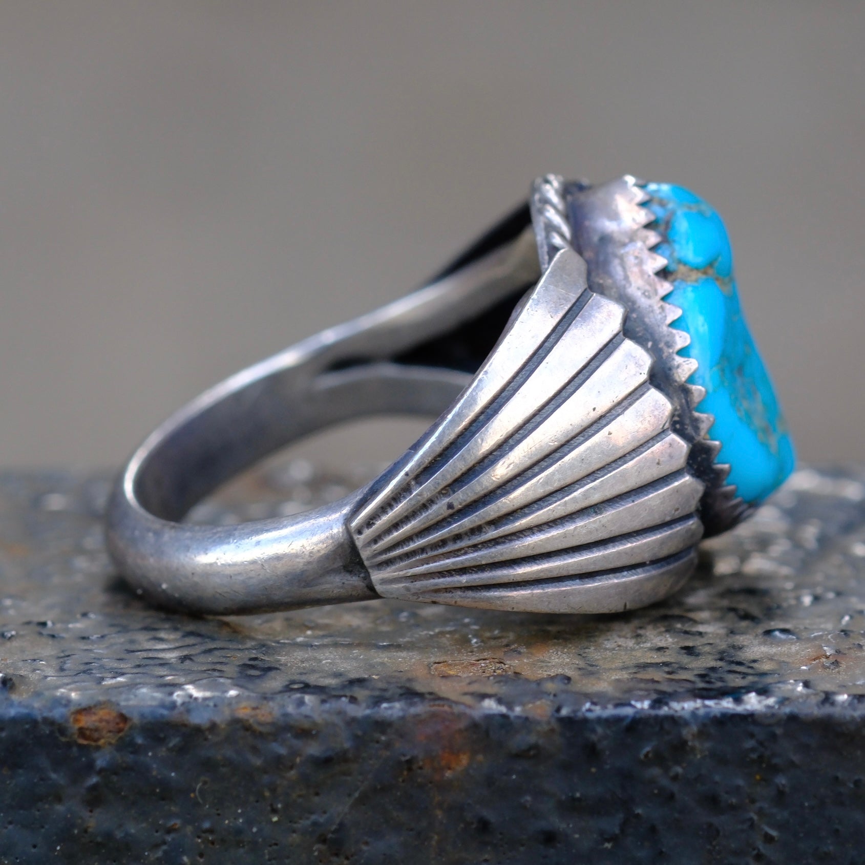 Vintage Sterling Turquoise Ribbed Band Ring 10