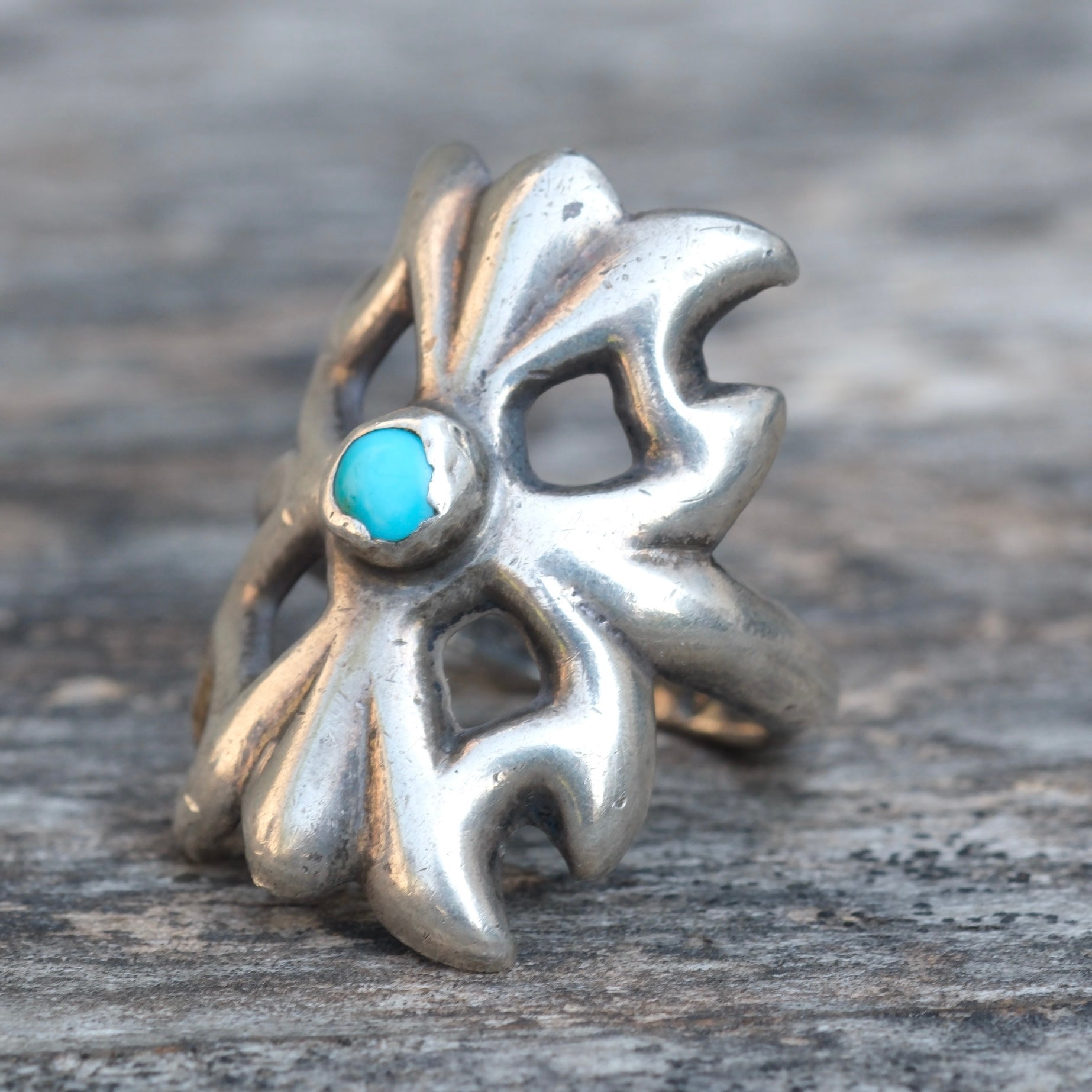 Vintage Sterling Turquoise Sandcast Ring 5.75