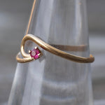 Vintage 14K Gold Garnet Ring 7.25