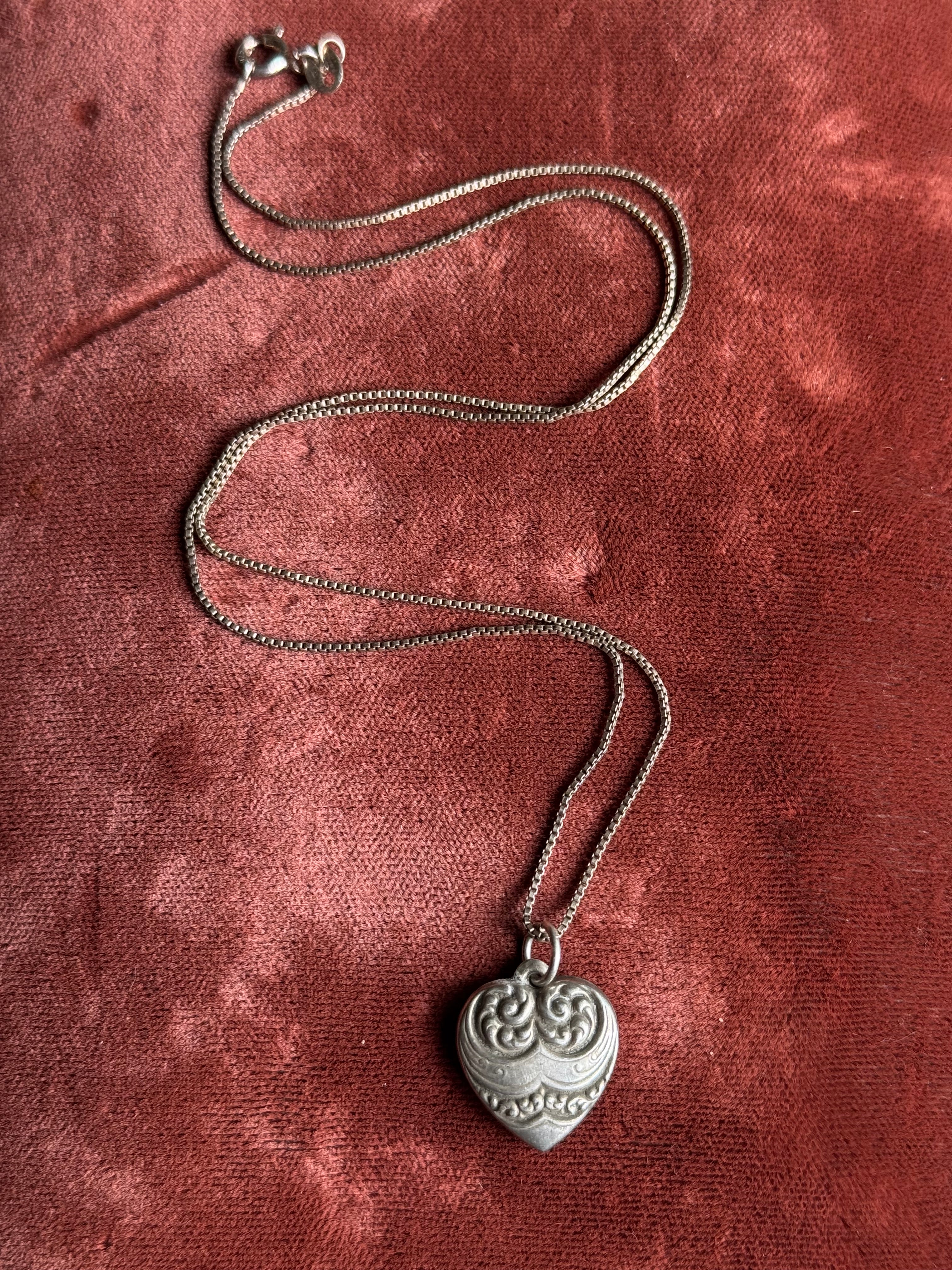 Vintage Sterling Silver Filigree Forget Me Not Necklace