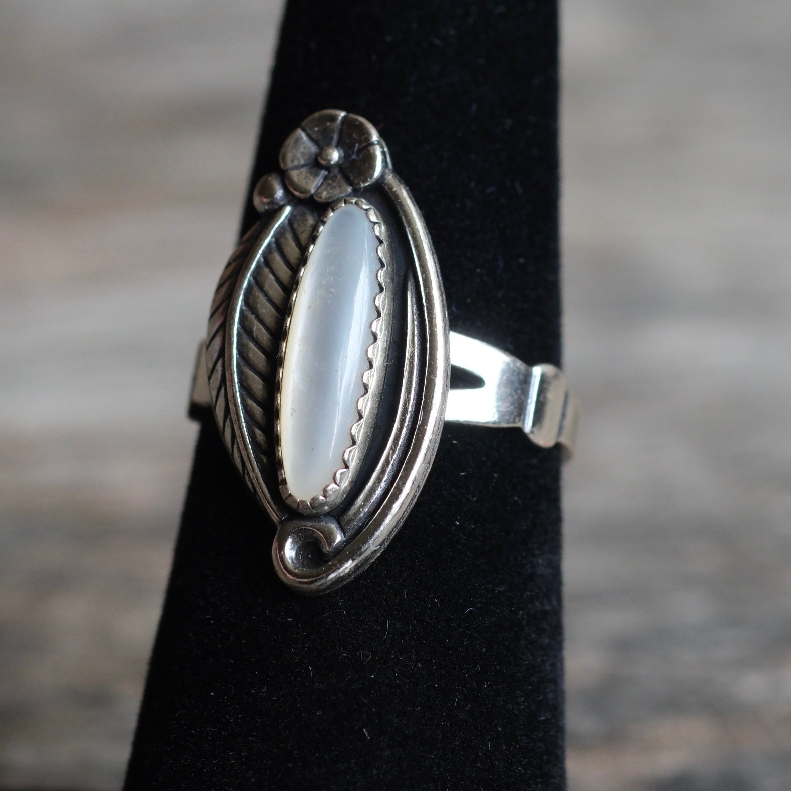 Vintage Sterling Mother Of Pearl Feather Ring 5.75