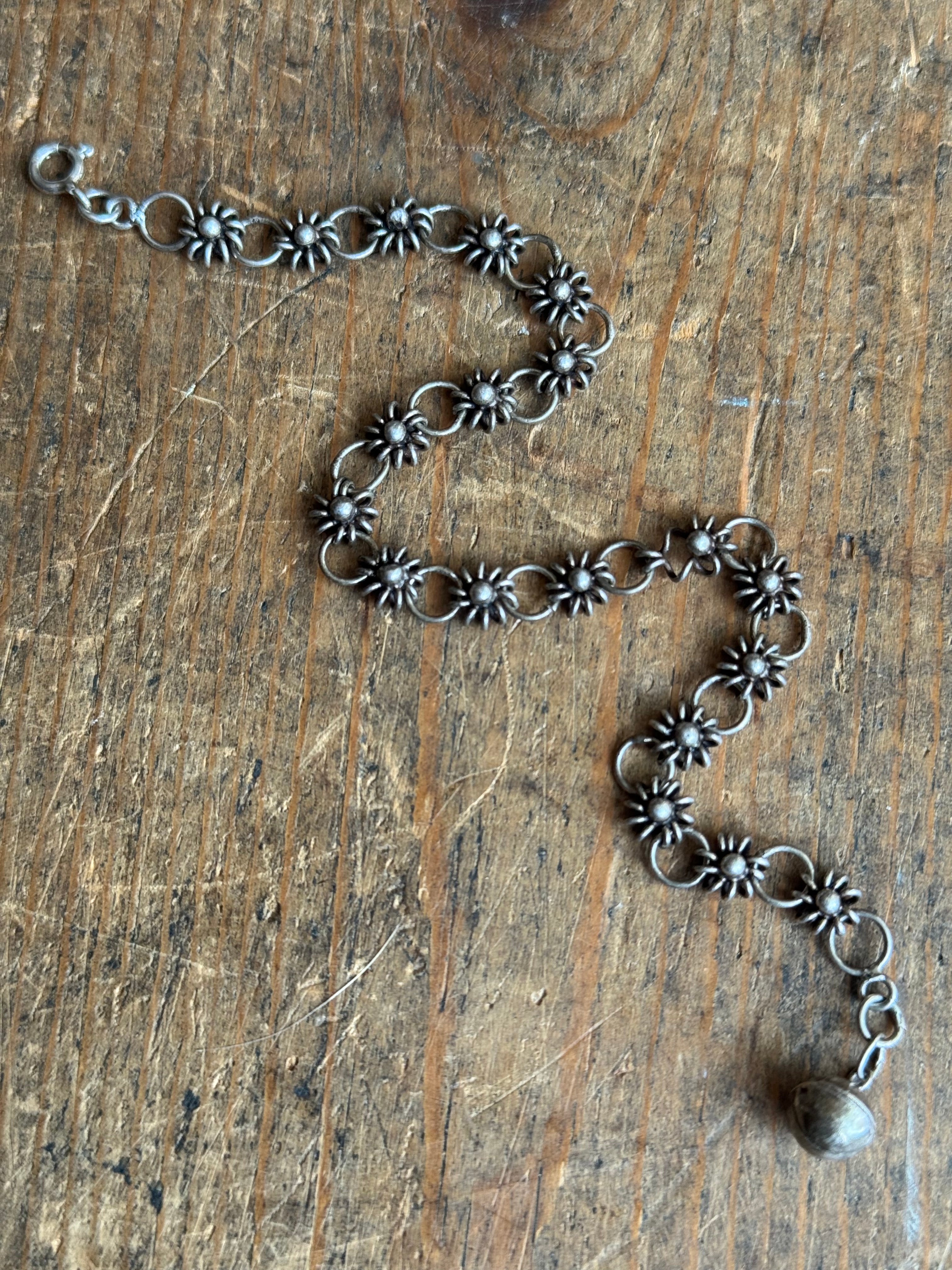 Vintage Sterling Silver 7.75” Flower Link Chain Bracelet