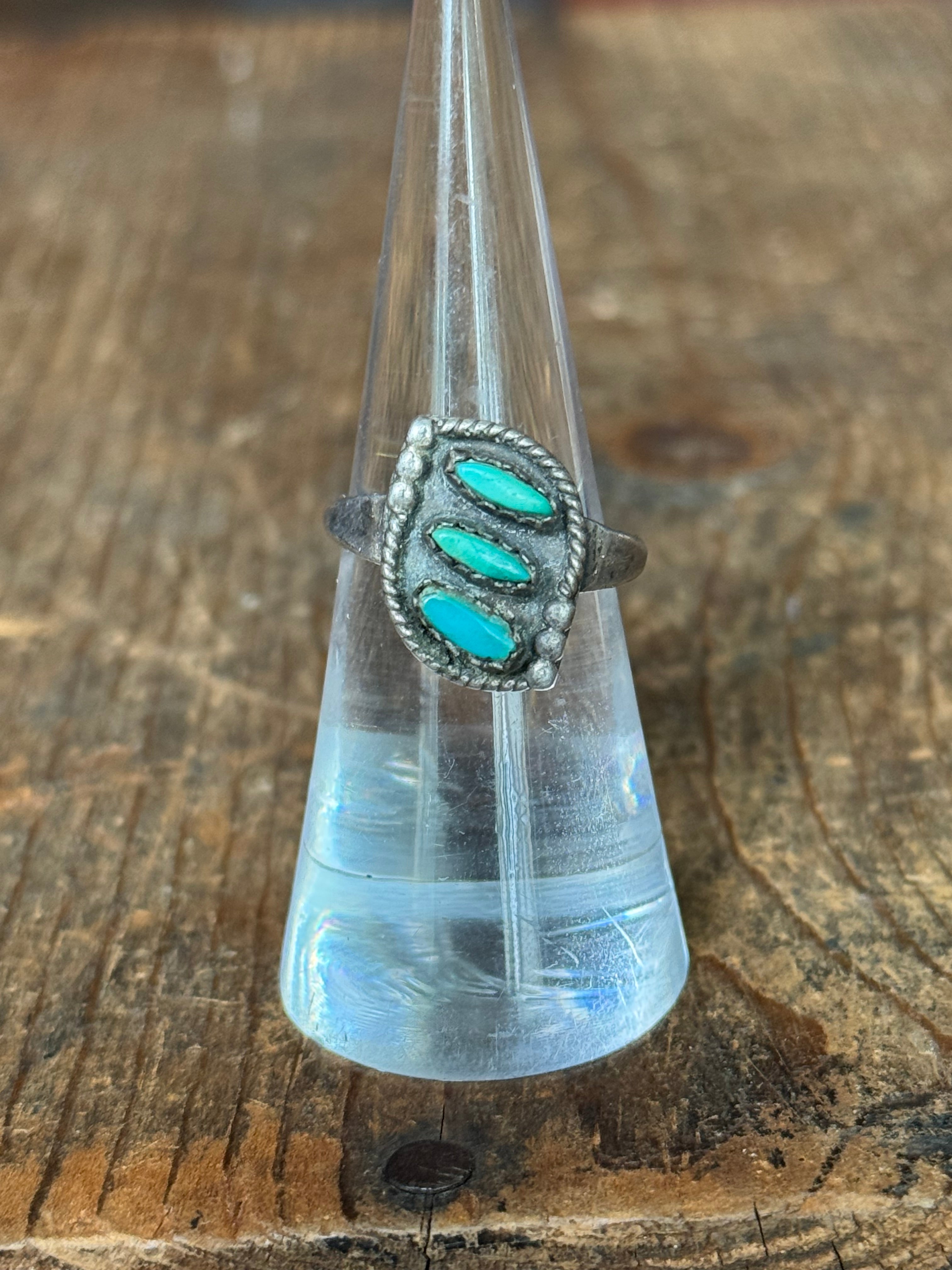 Vintage Sterling Silver Petit Point Ring 6