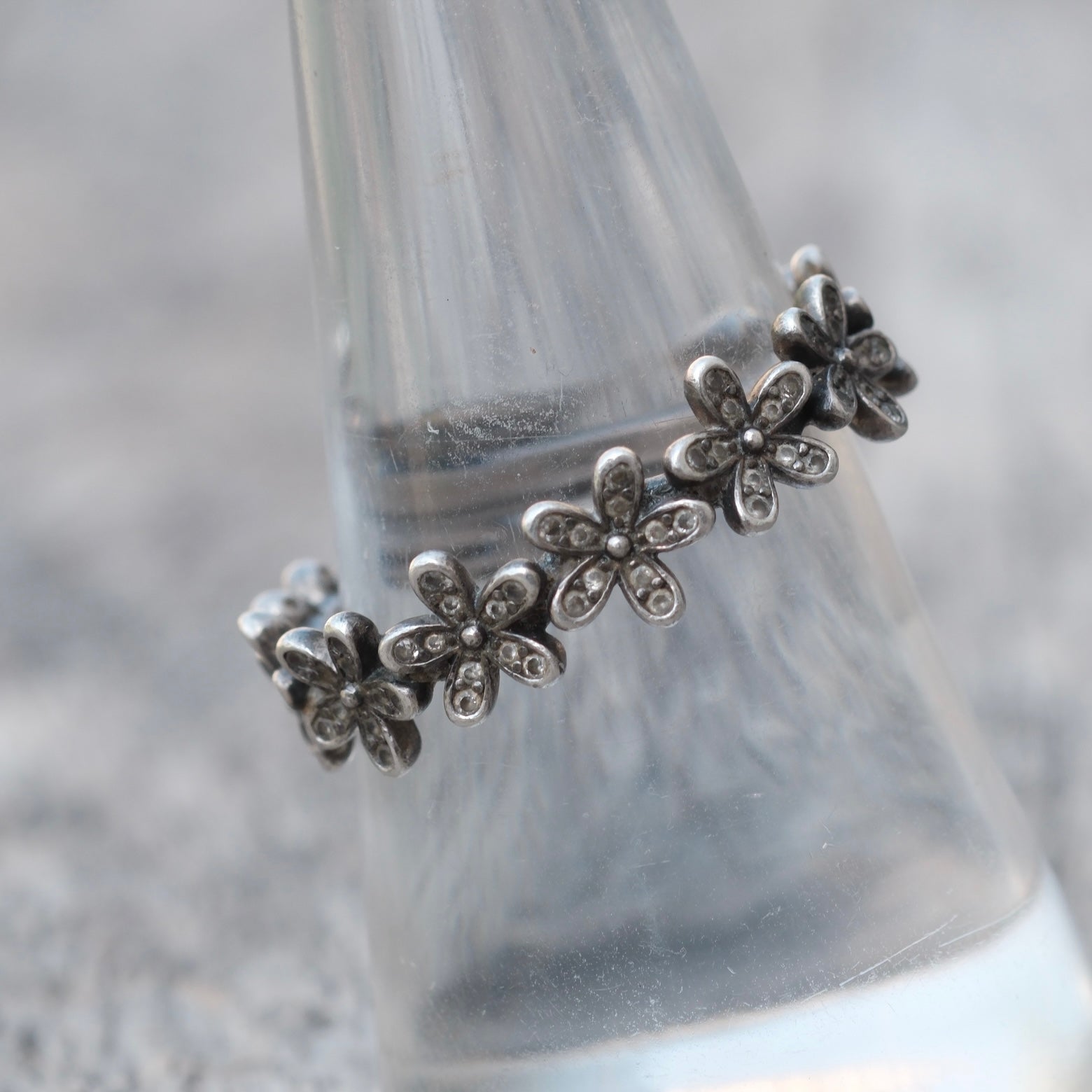 Vintage Sterling Flower Band Ring 8.5