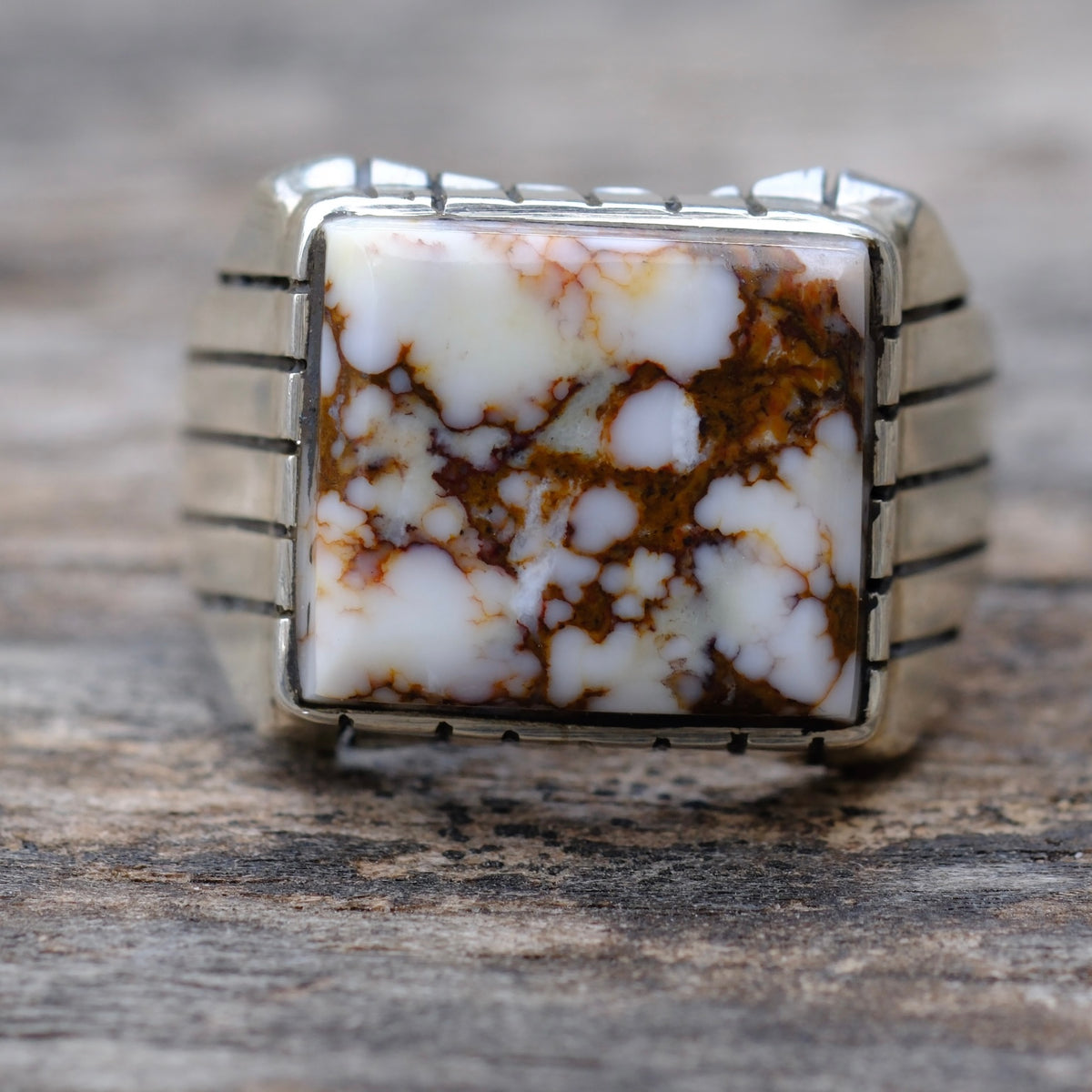 Vintage Sterling White Buffalo Ribbed Band Ring 8.75