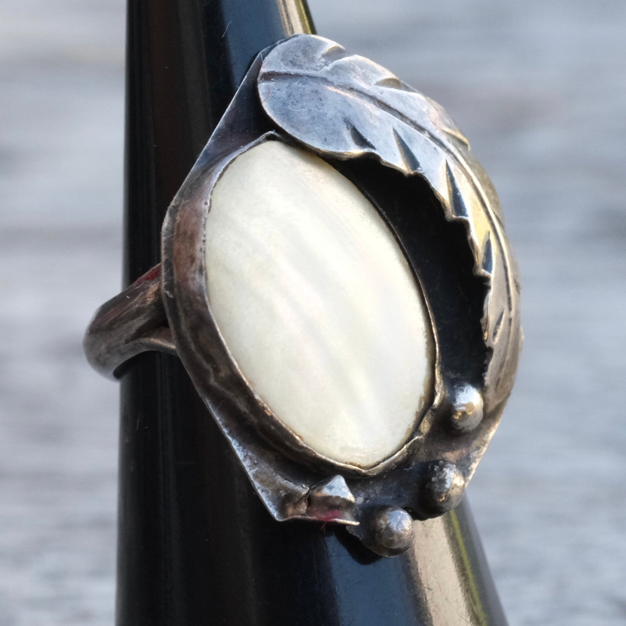 Vintage Sterling Mother Of Pearl Feather Ring 5