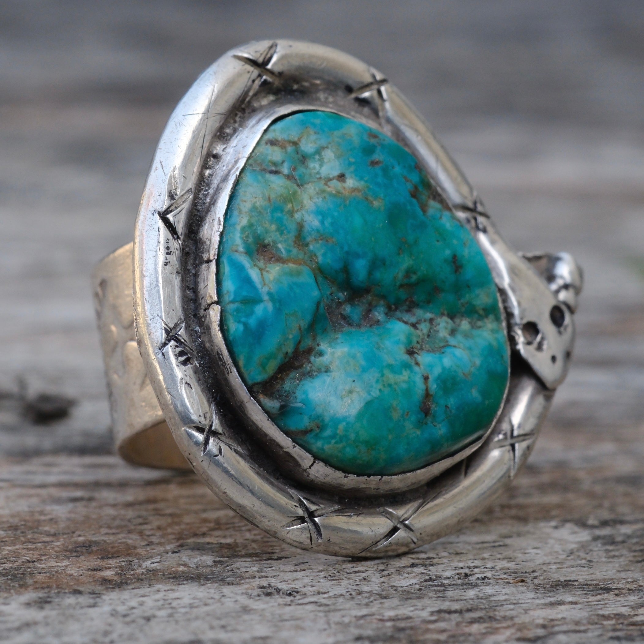 Vintage Sterling Turquoise Snake Stamped Band Ring 8