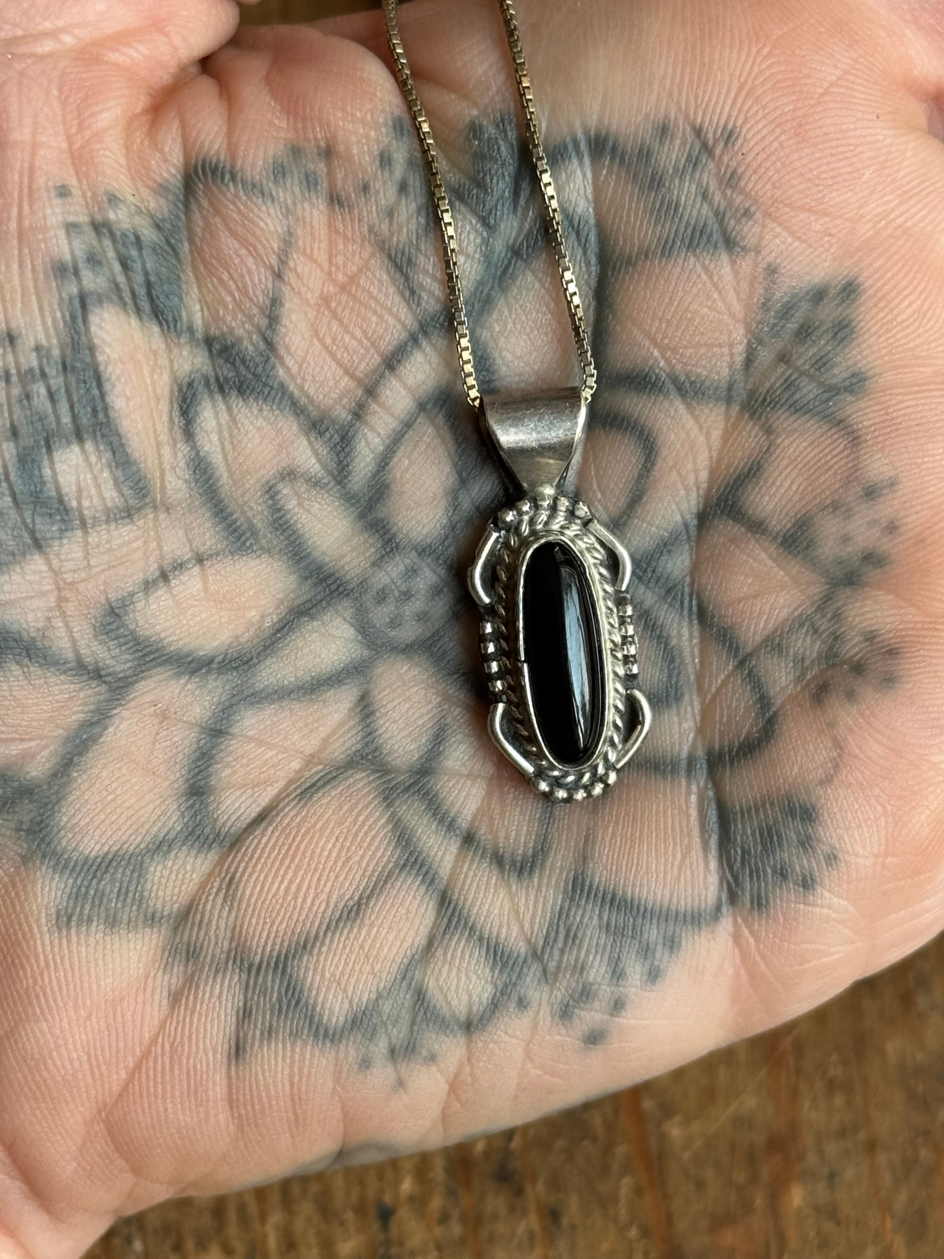 Vintage Sterling Silver Framed Onyx 15" Necklace