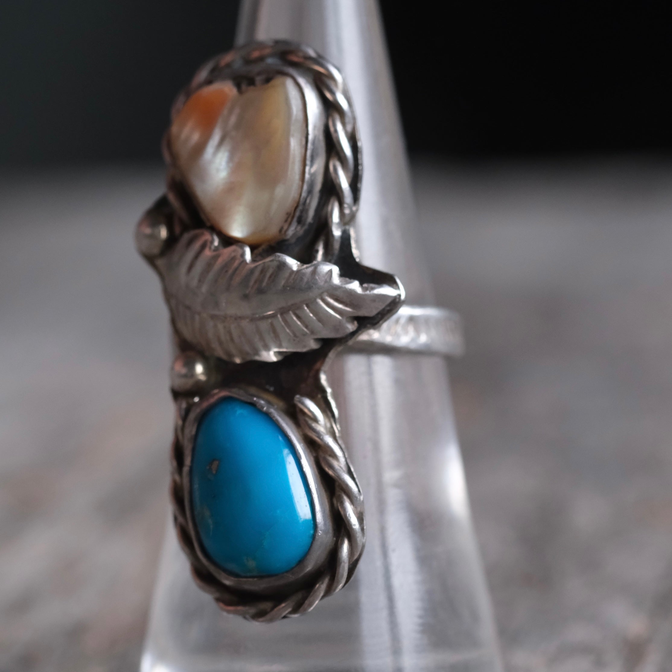 Vintage Sterling Turquoise and Oyster Feather Ring 6.75