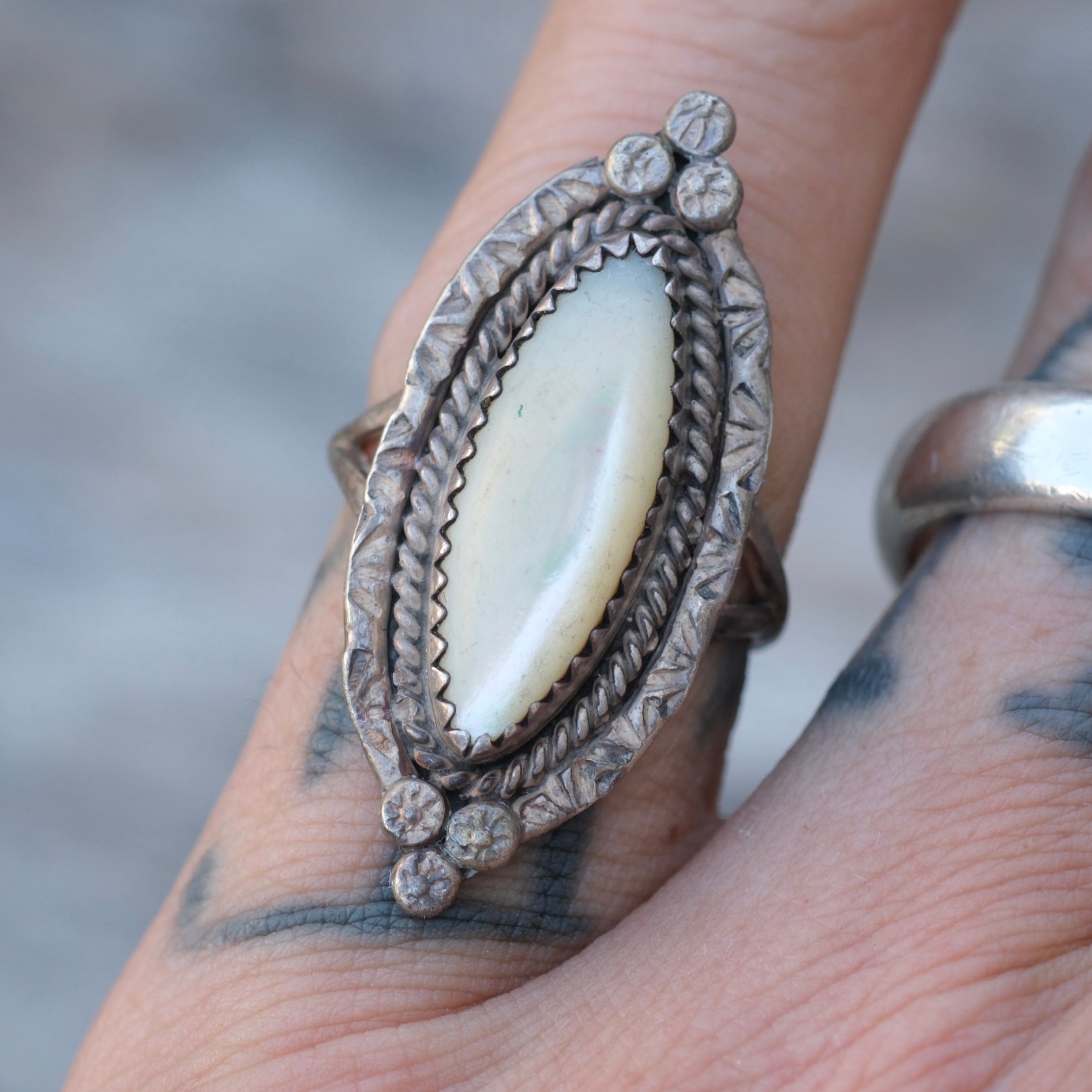 Vintage Sterling Mother Of Pearl Ring 5.75