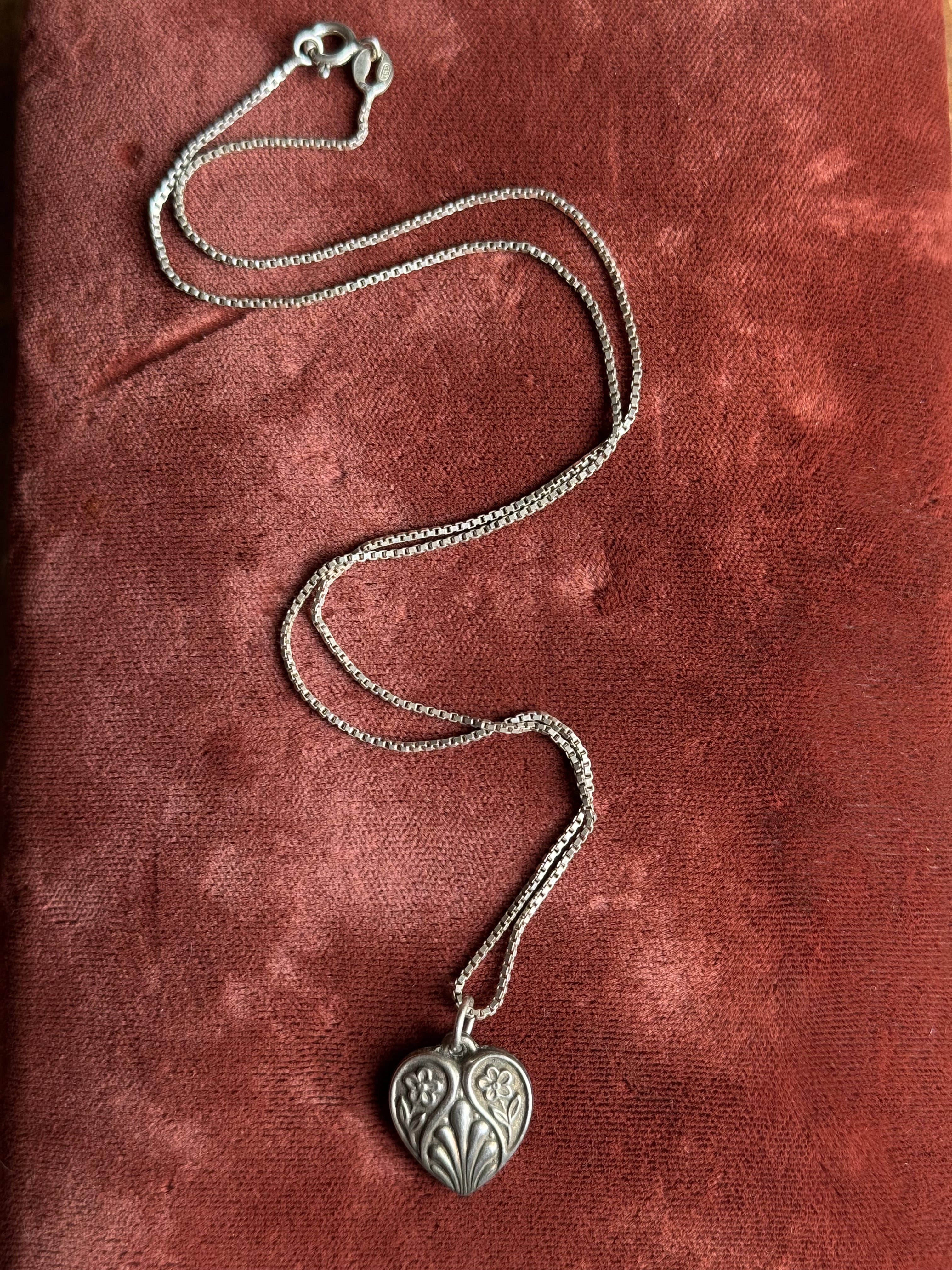 Vintage Sterling Silver Floral Forget Me Not Necklace