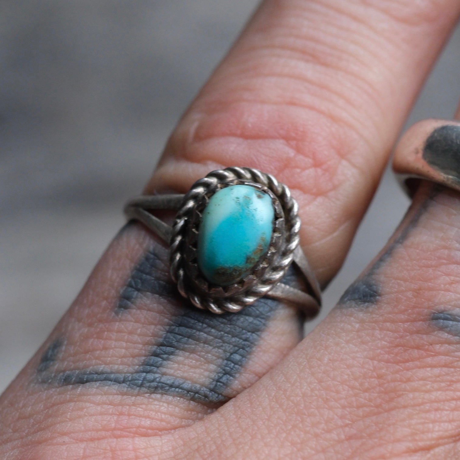 Vintage Sterling Turquoise Roper Ring 5.25