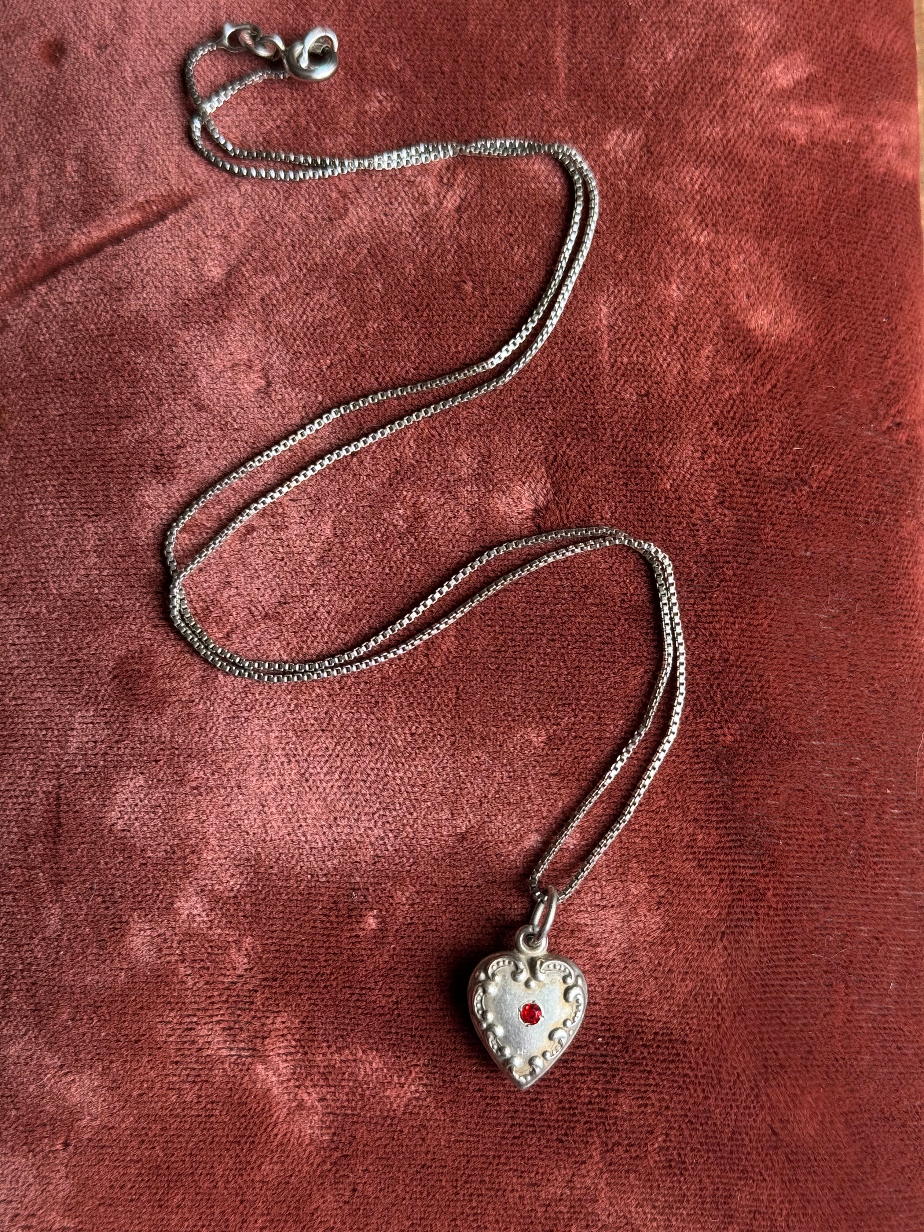 Vintage Sterling Silver Red Stone Forget Me Not Necklace