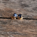 Vintage 14K Gold Blue Saphire Stud Earrings