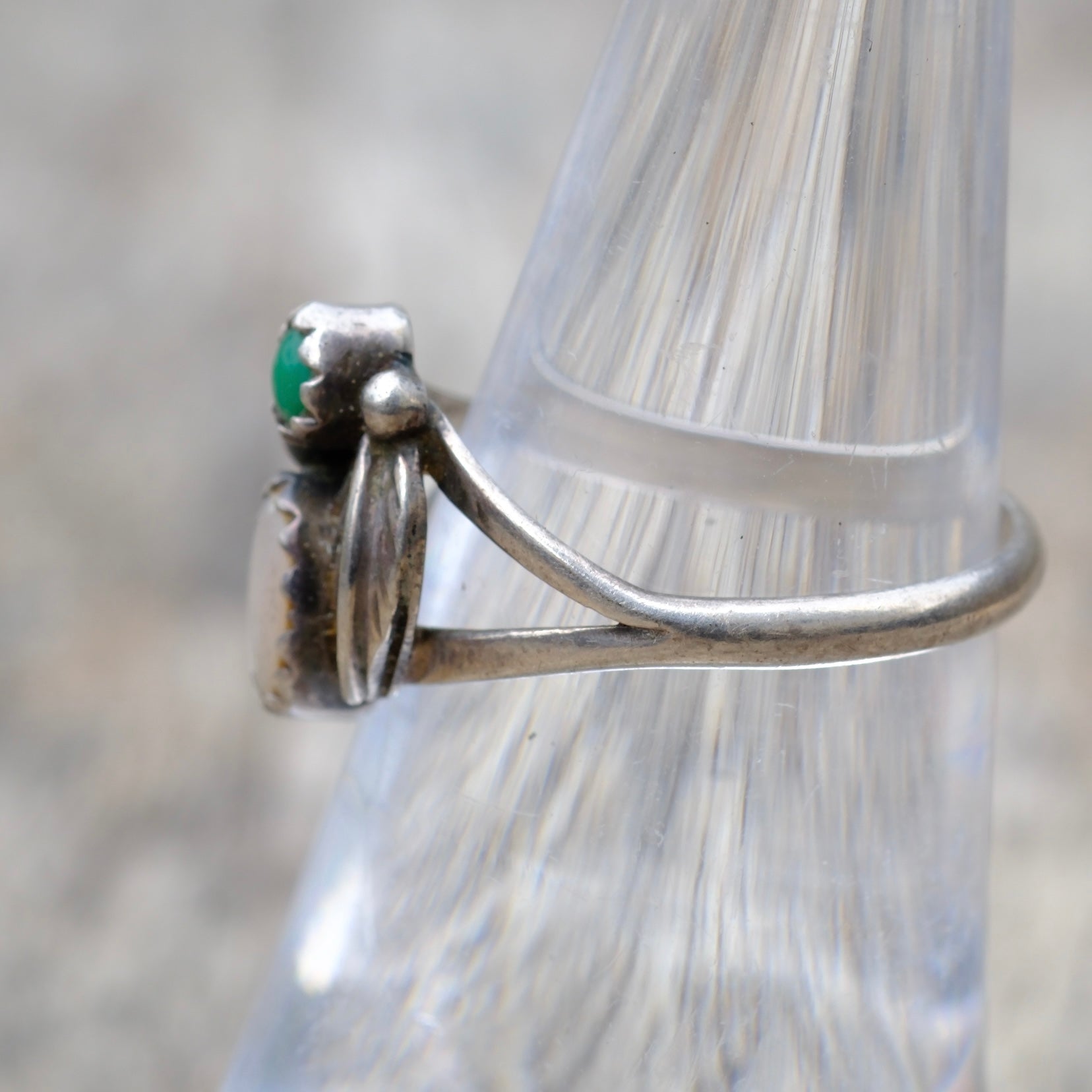 Vintage Sterling Turquoise and Mother Of Pearl Feather Ring 5.25