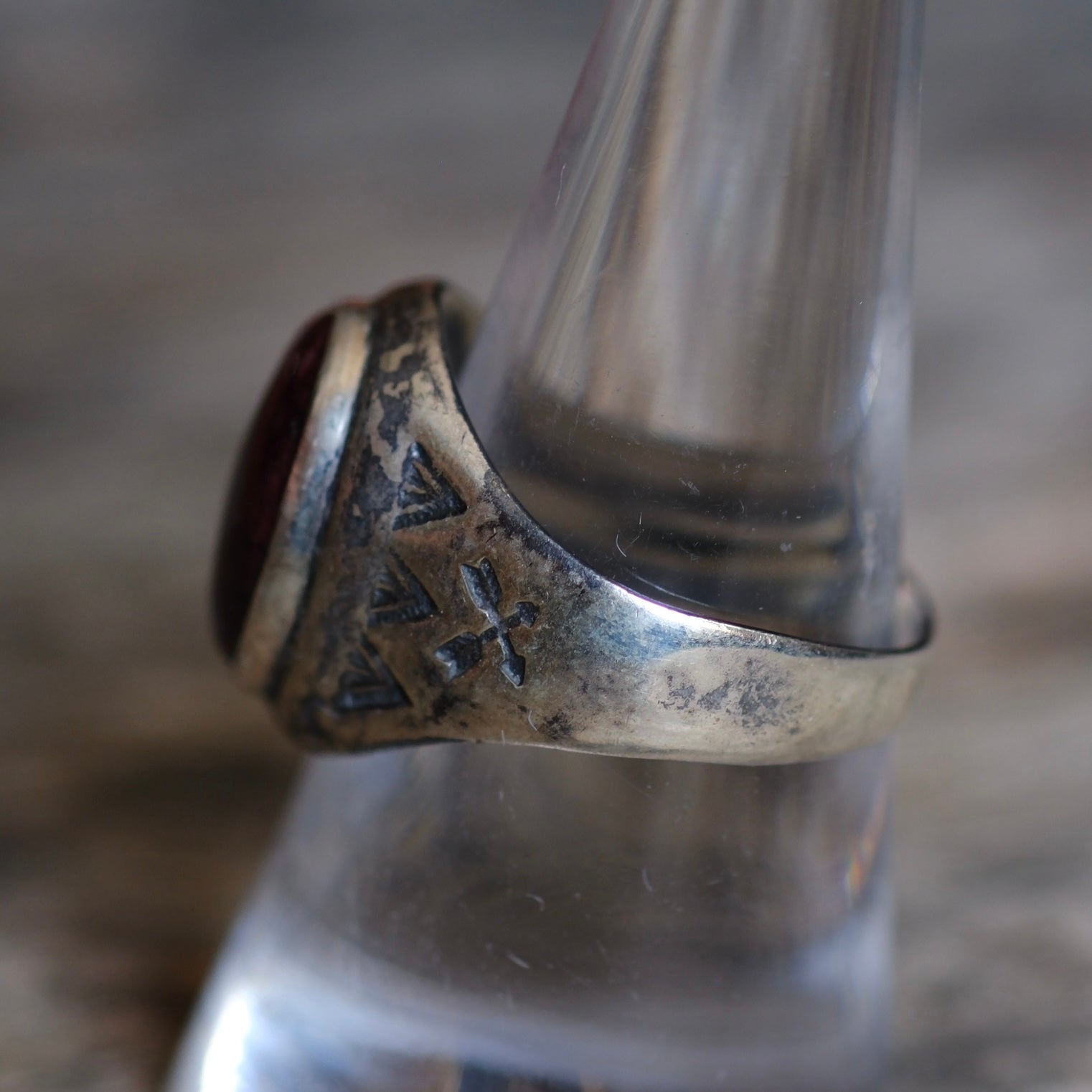 Vintage Sterling Purple Spiny Oyster Stamped Arrows Ring 8.5