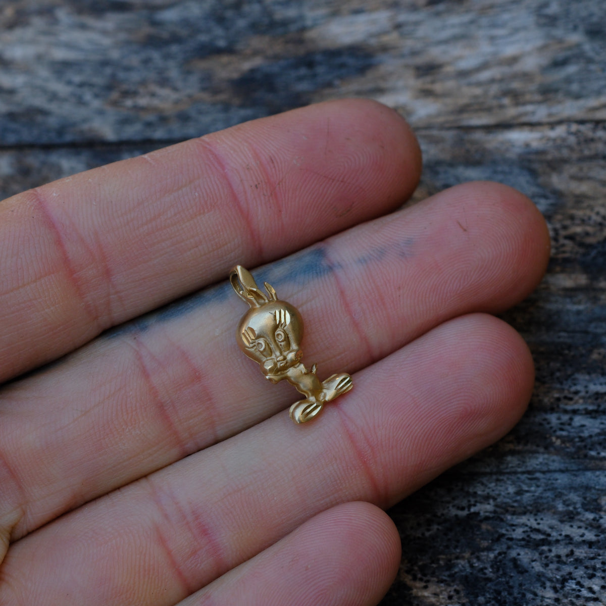 Vintage 14K Gold Tweedy Bird Pendant .75"