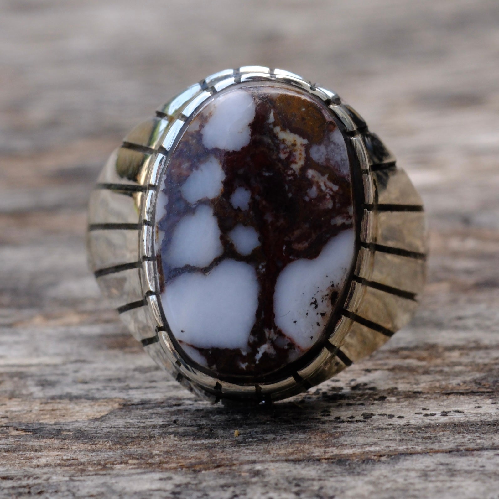 Vintage Sterling White Buffalo Ribbed Band Ring 10.25