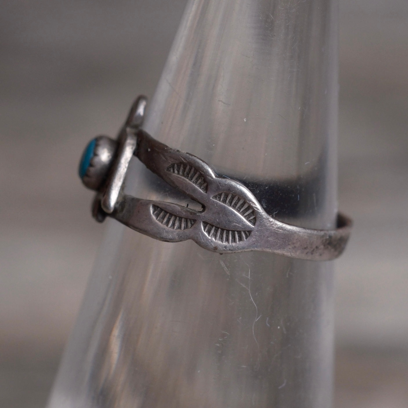 Vintage Sterling Turquoise Thunderbird Ring 4
