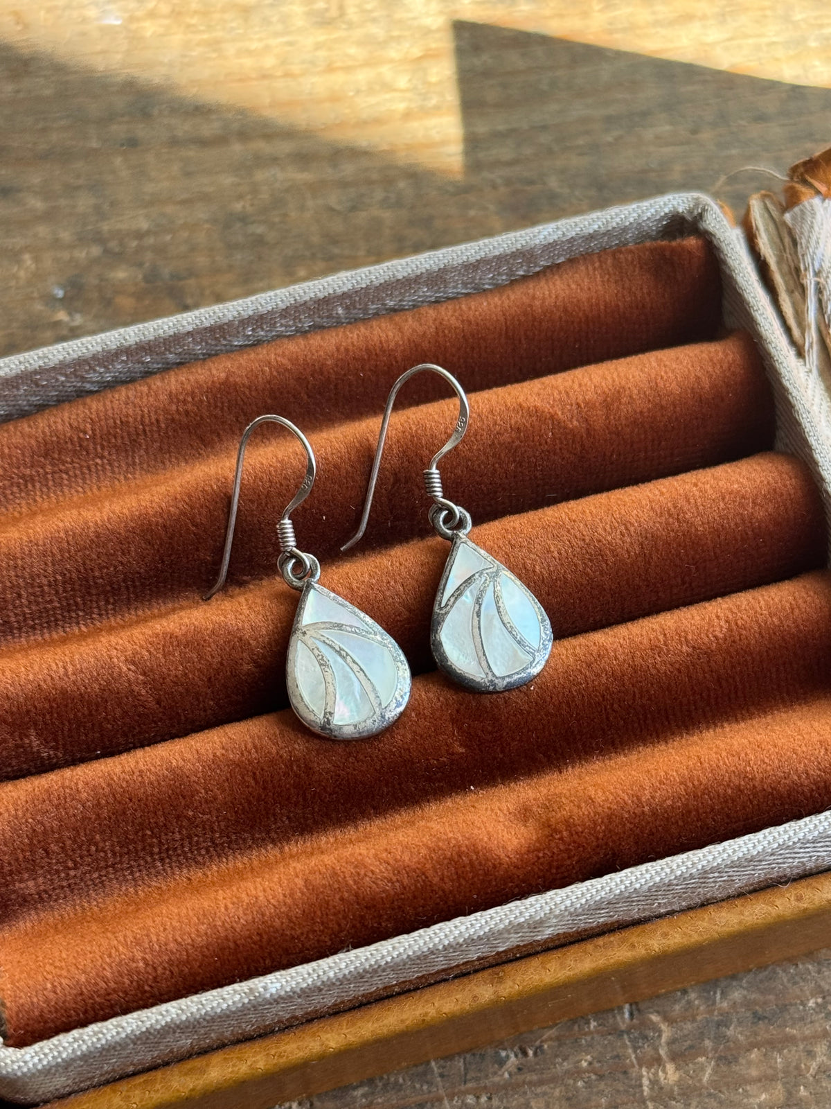 Vintage Sterling Silver Mother of Pearl Inlay Teardrop Earrings