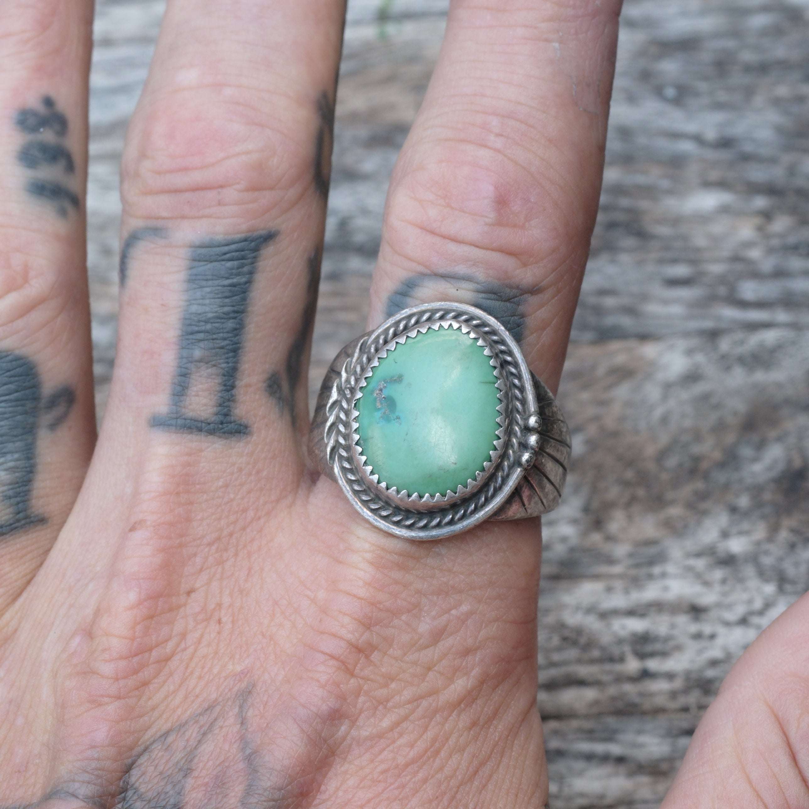 Vintage Sterling Turquoise Ribbed Band Ring 12.5