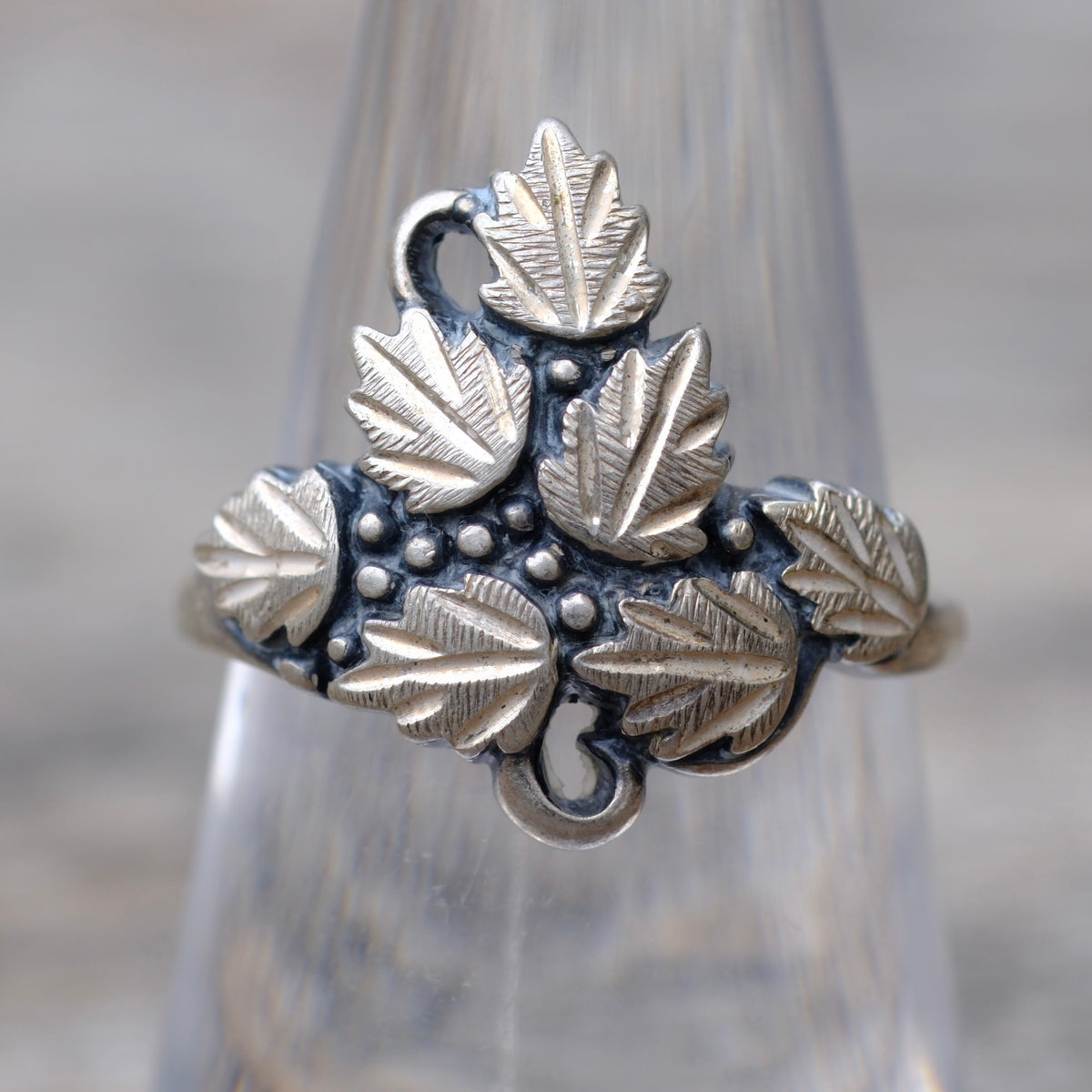 Vintage Sterling Silver Leaf Ring 7.25