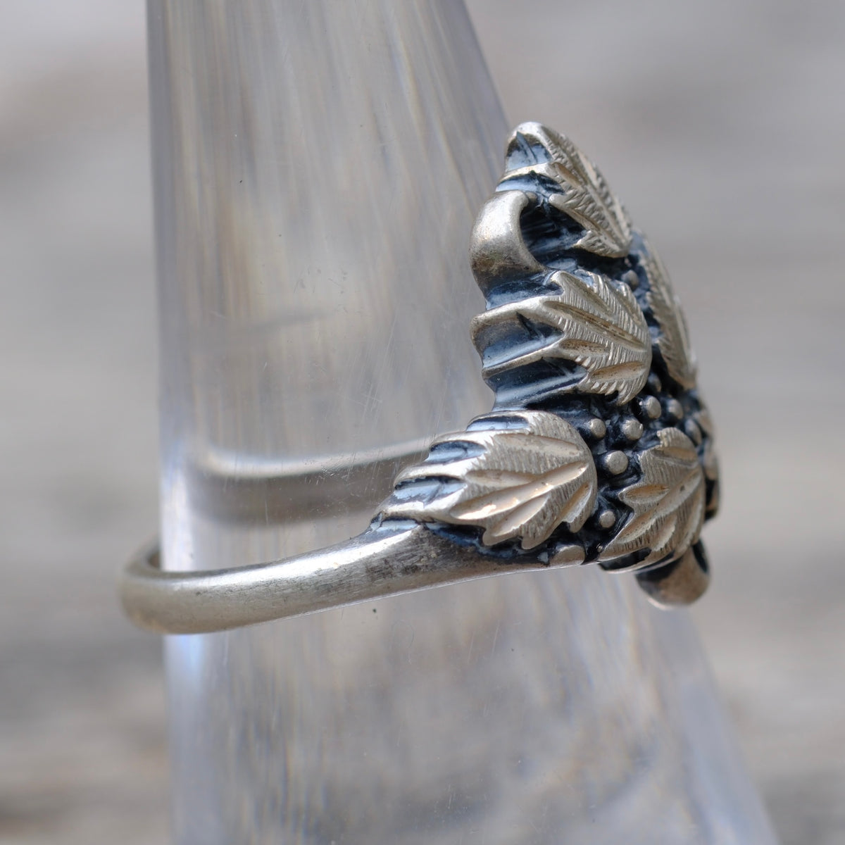 Vintage Sterling Silver Leaf Ring 7.25