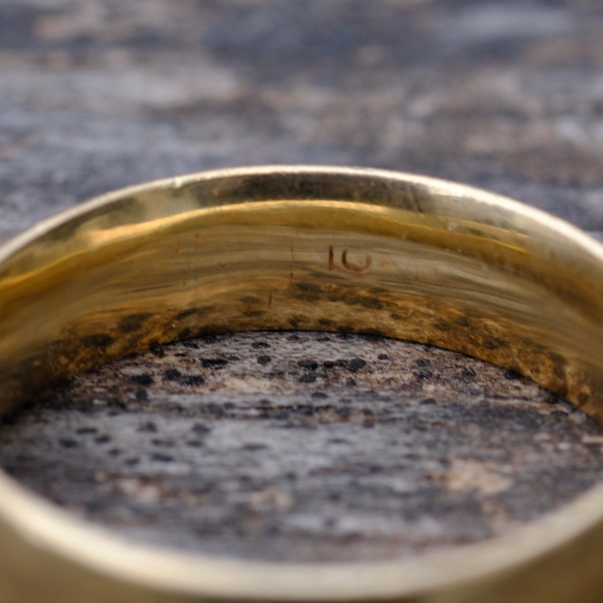 Vintage 10K Solid Gold Band Ring 9