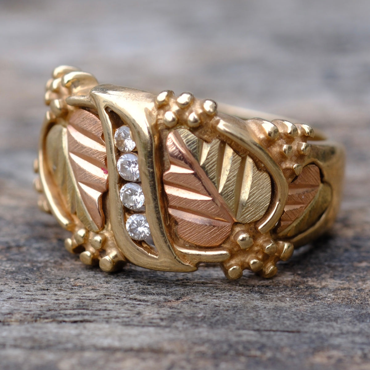 Vintage 10K Solid Gold and Diamond Leaf Ring 5