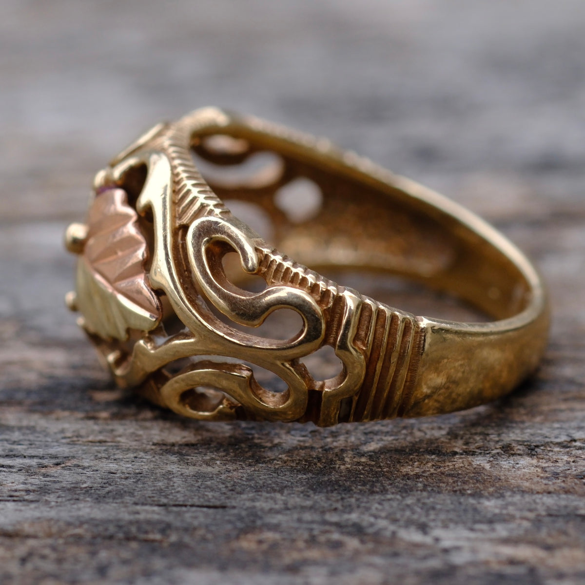 Vintage 10K Solid Gold Leaf Ring 4.75
