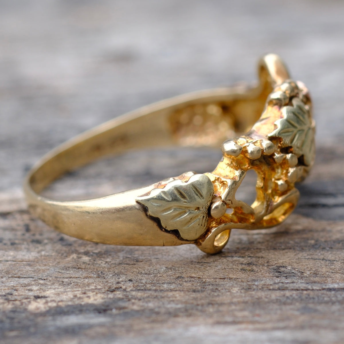 Vintage 10K Solid Gold Leaf Ring 8.5