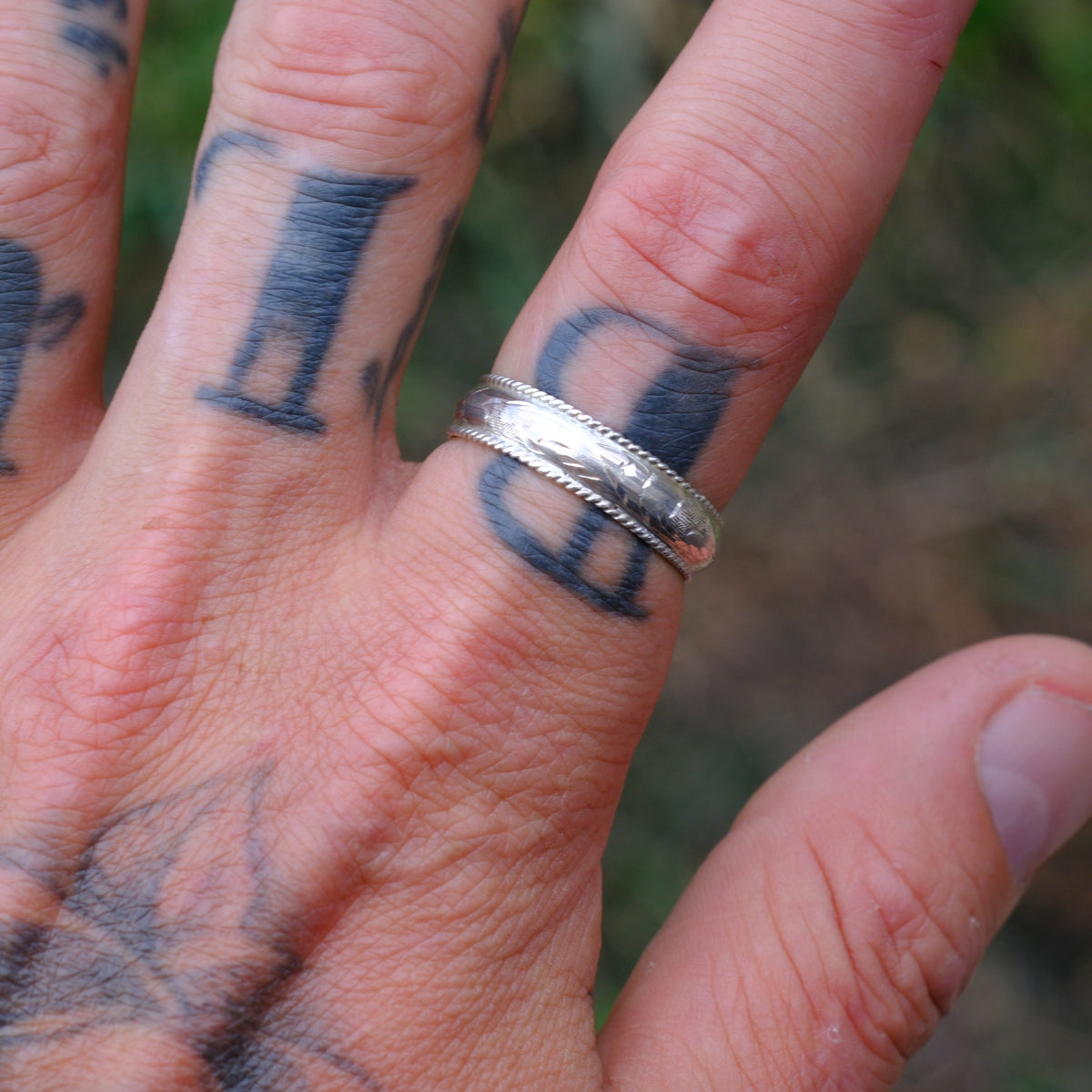 Vintage Sterling Scroll Band Ring 10