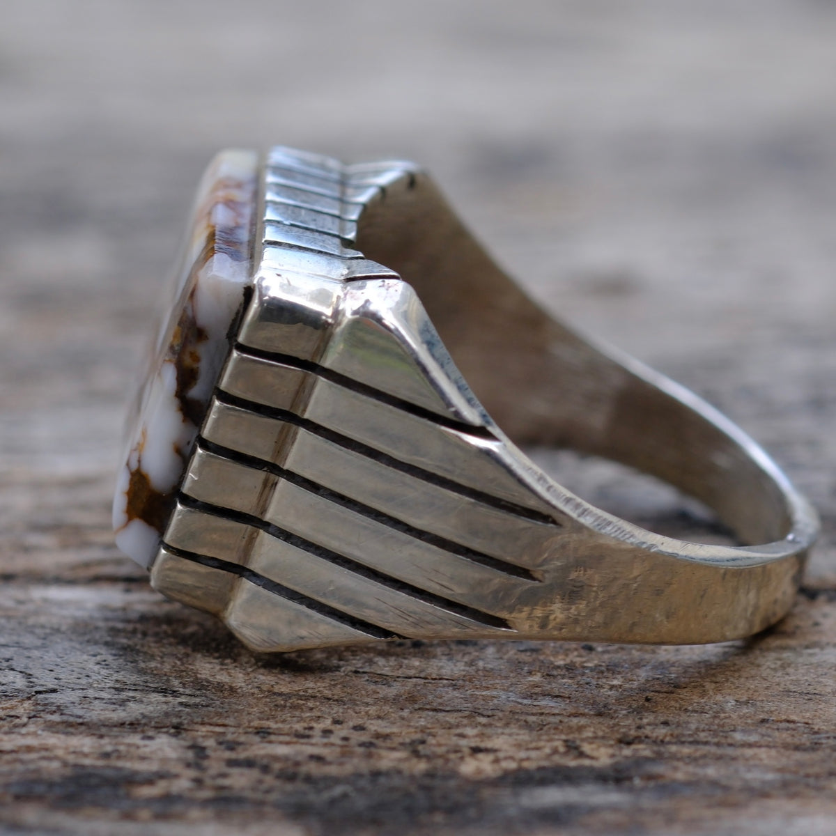 Vintage Sterling White Buffalo Ribbed Band Ring 8.75