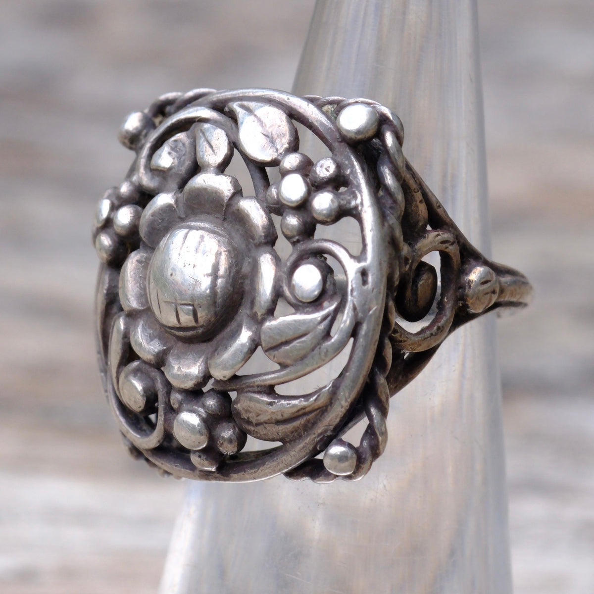 Vintage Sterling Silver Scroll Ring 2.5