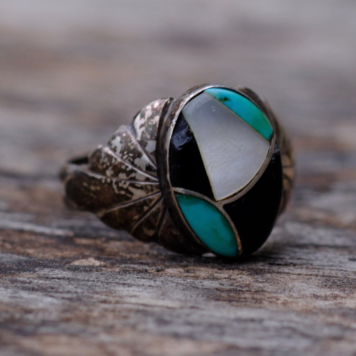 Vintage Sterling Multi Stone Inlay Ribbed Band Ring 7