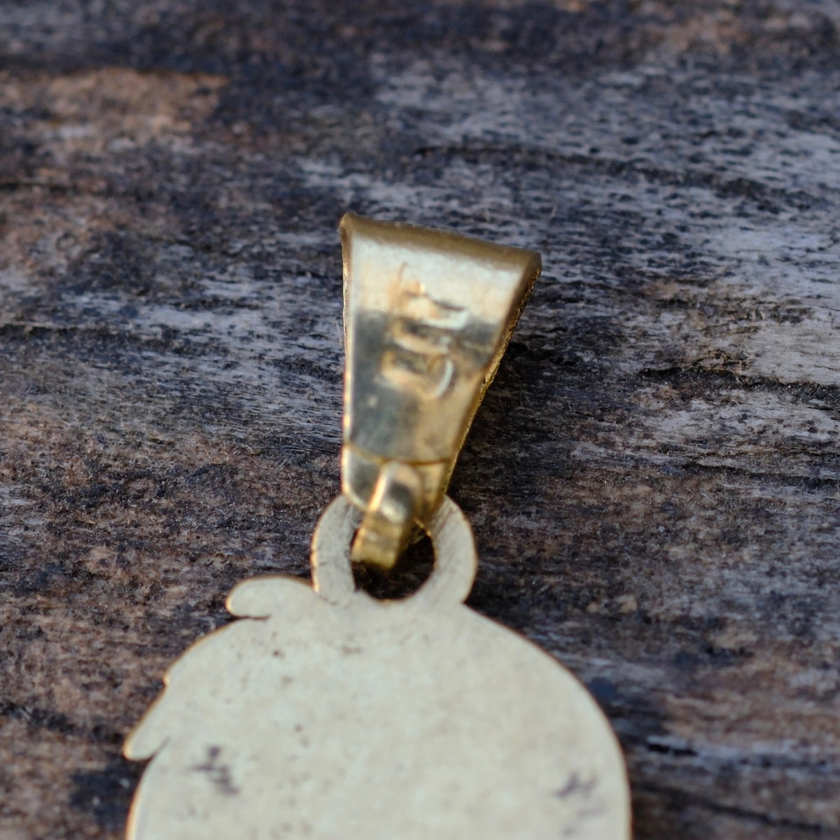 Vintage 14K Gold Tweedy Pendant .75"