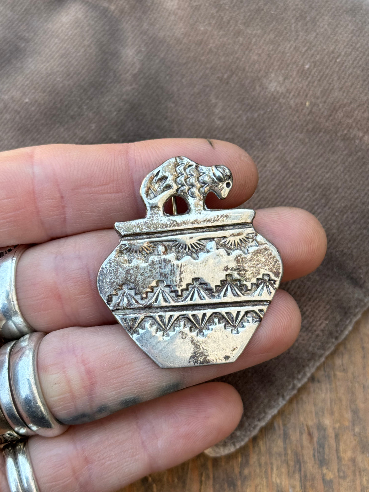 Vintage Sterling Silver Stamped Buffalo Vase Pin