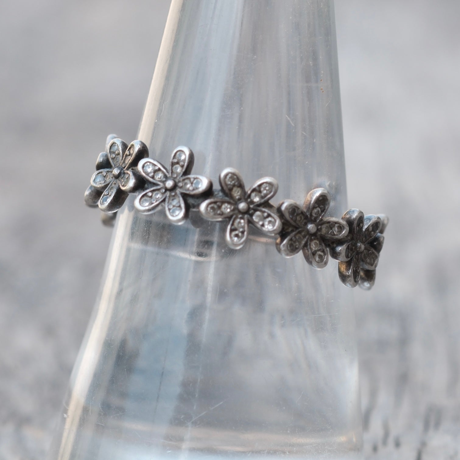 Vintage Sterling Flower Band Ring 8.5