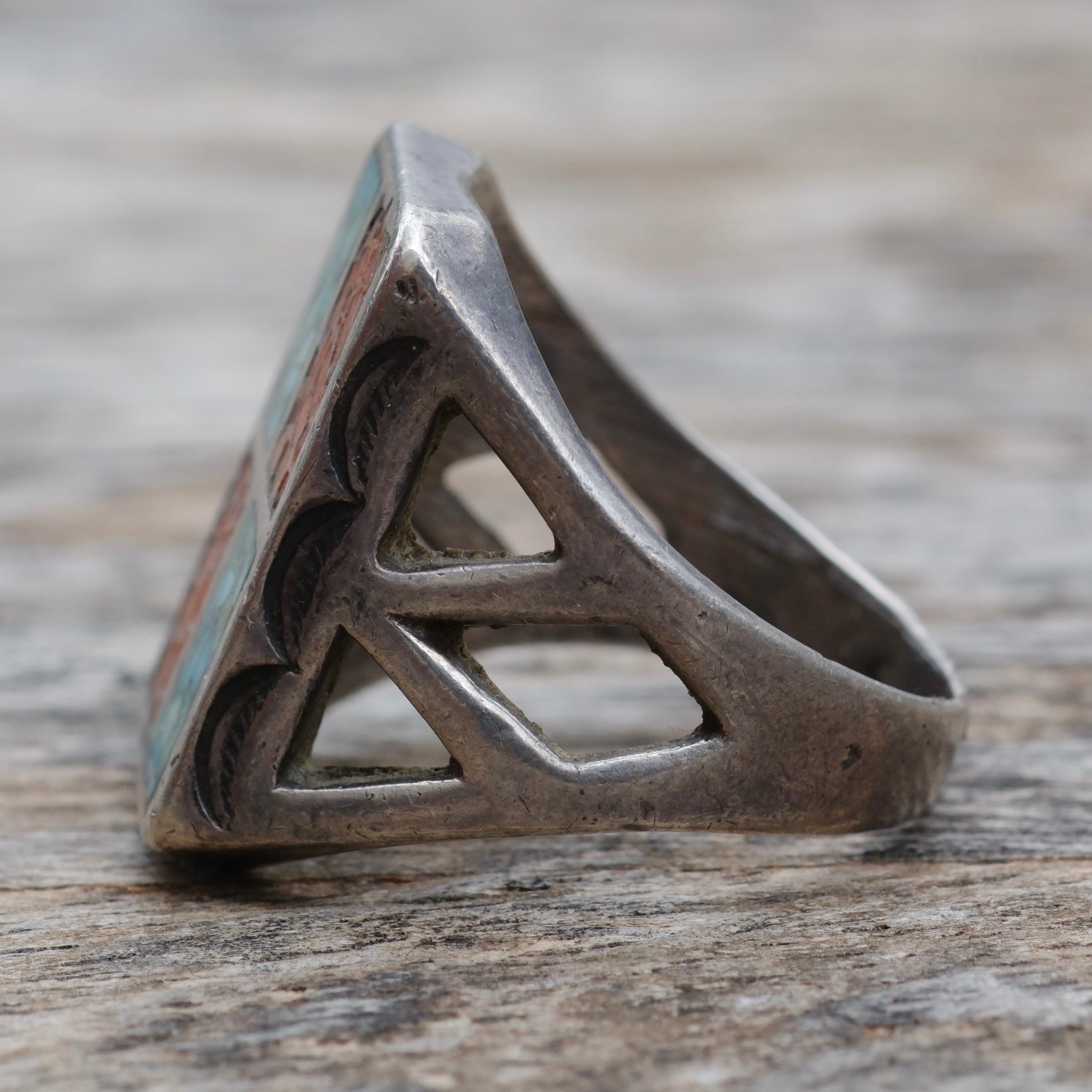 Vintage Sterling Crushed Turquoise and Coral Inlay Ring 8