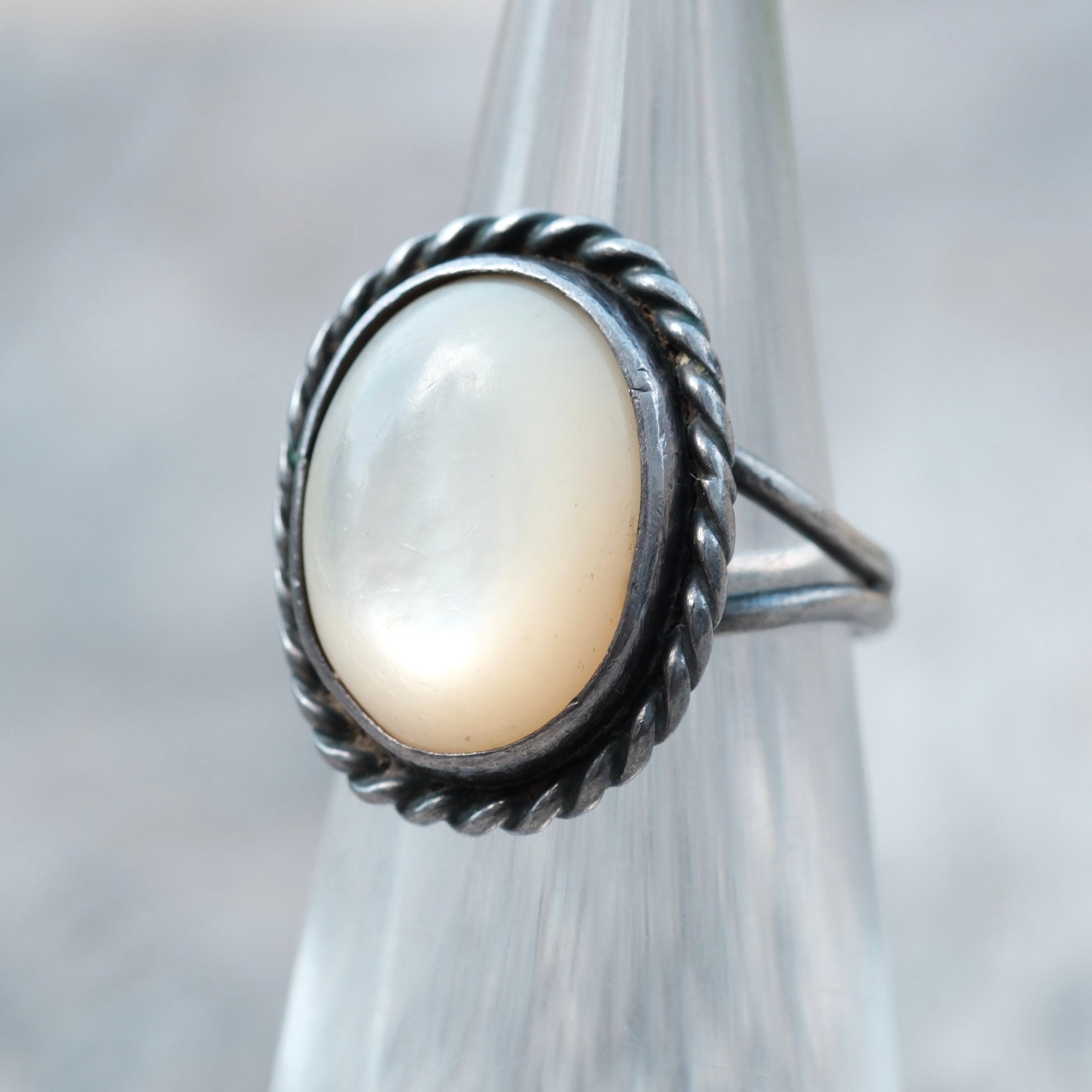 Vintage Sterling Mother Of Pearl Roper Ring 4