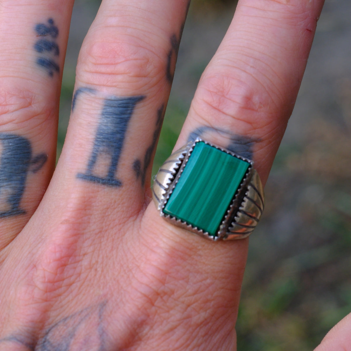 Vintage Sterling Malachite Ribbed Band Ring 10.75
