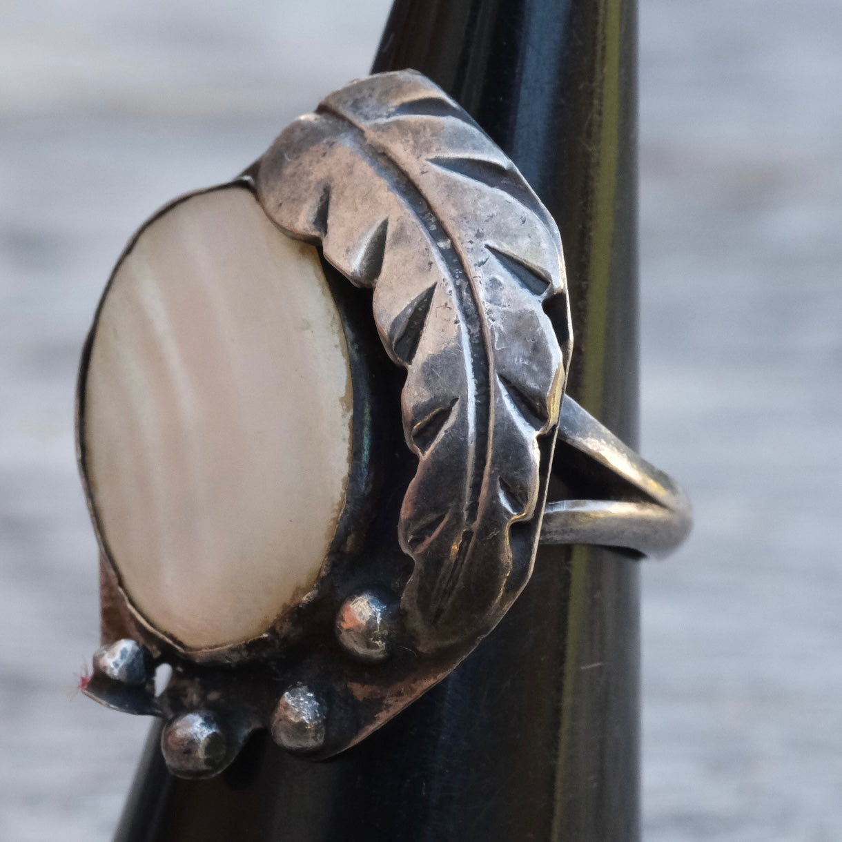 Vintage Sterling Mother Of Pearl Feather Ring 5