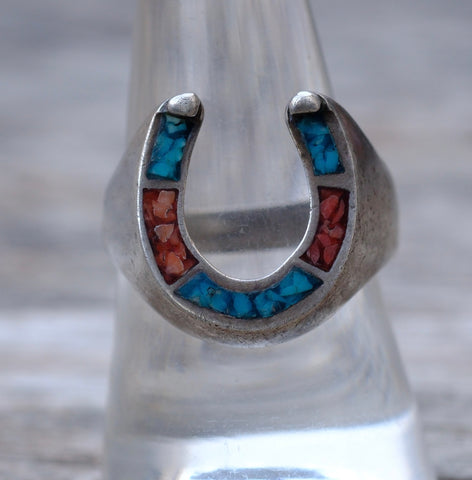 Vintage Sterling Crushed Turquoise and Coral Horseshoe Ring 9